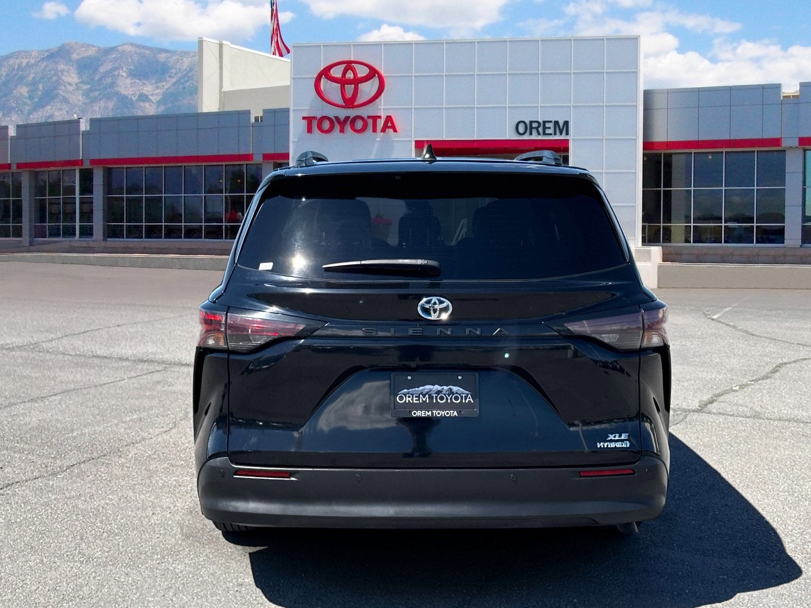 2024 Toyota SIENNA XLE XLE