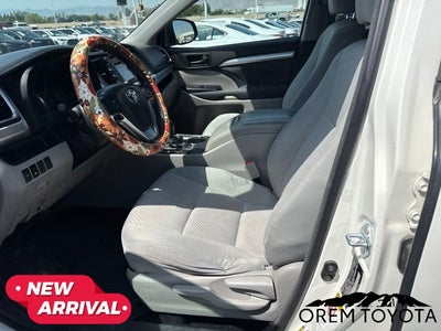 2016 Toyota Highlander LE