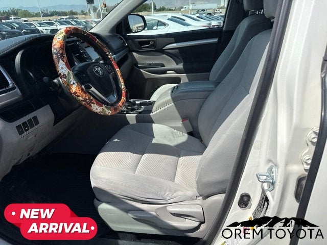 2016 Toyota Highlander LE