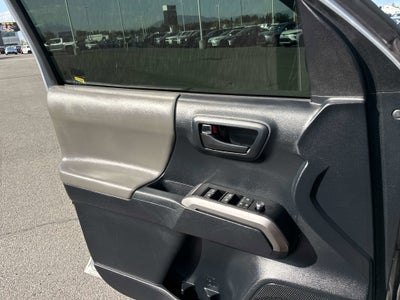 2017 Toyota TACOMA SR5 SR5