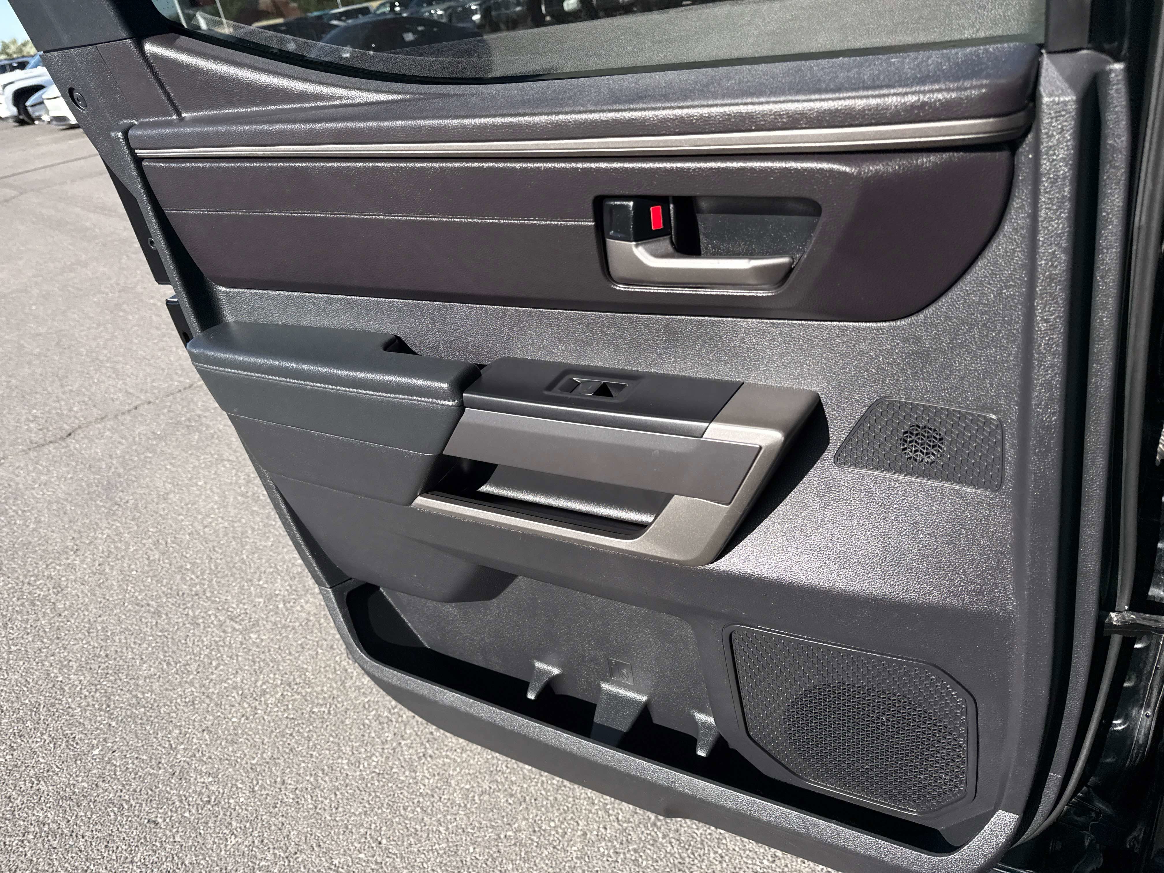 2024 Toyota TUNDRA 4X4 SR5