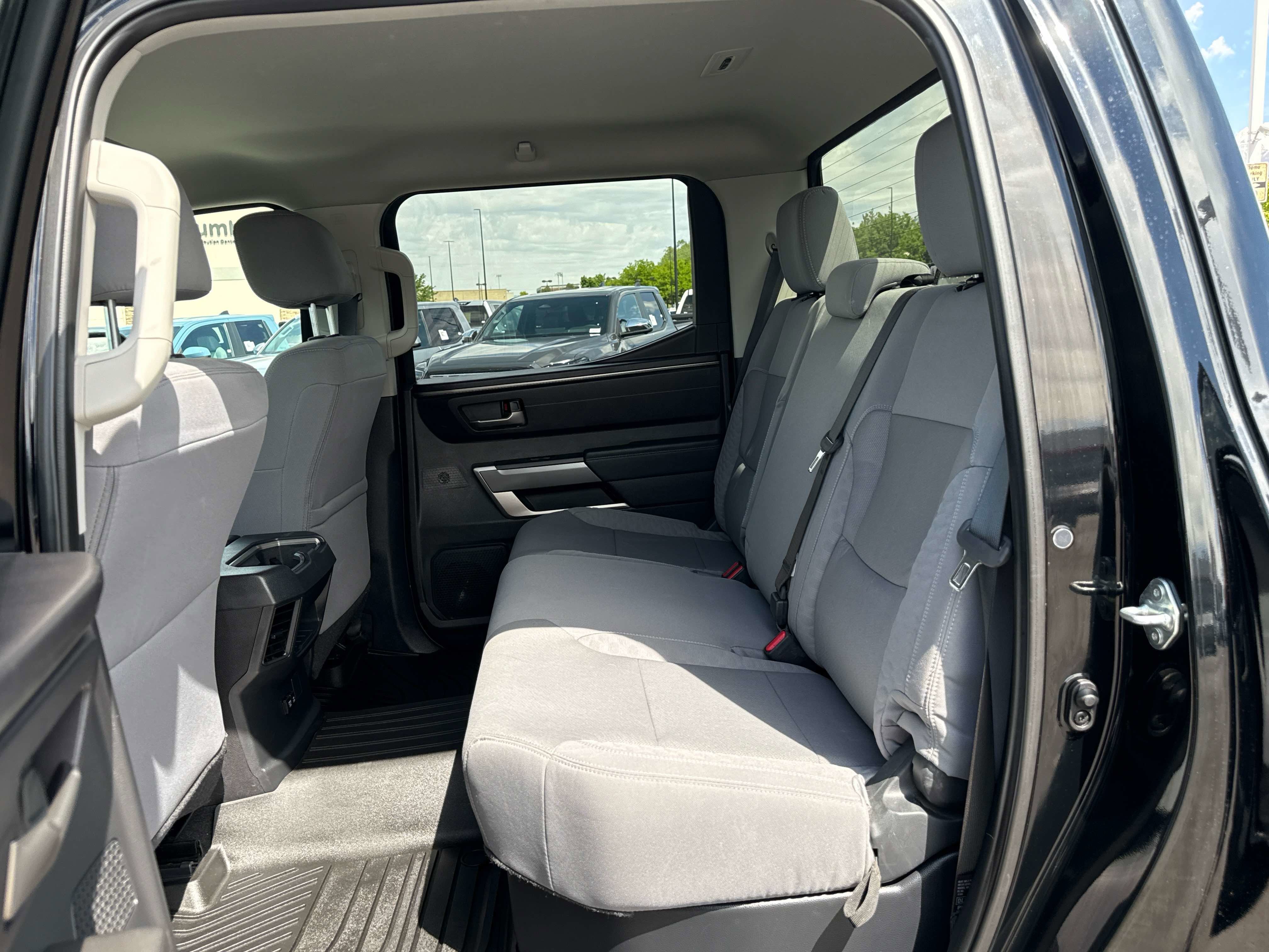 2024 Toyota TUNDRA 4X4 SR5