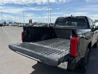 2024 Toyota TUNDRA 4X4 SR5