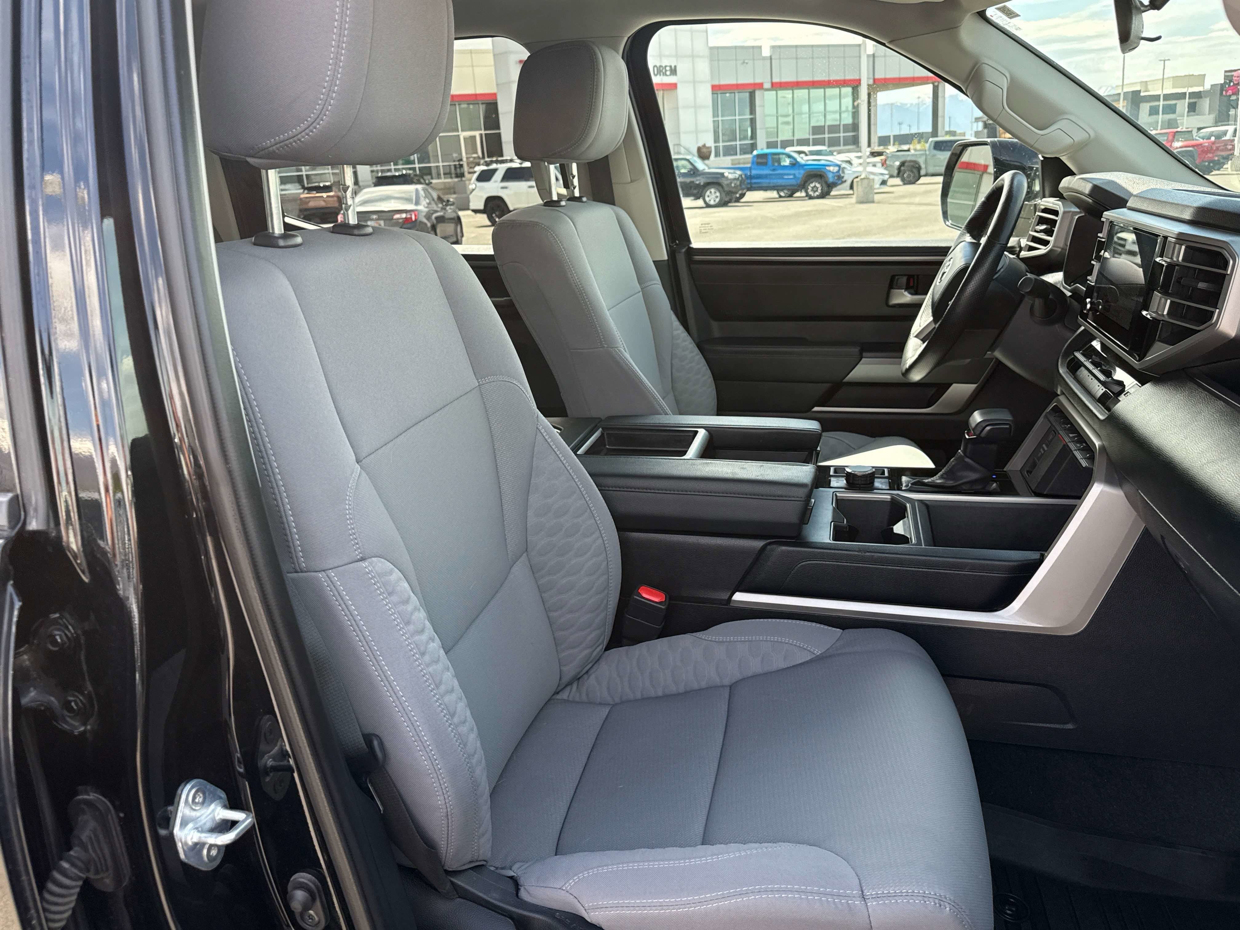 2024 Toyota TUNDRA 4X4 SR5