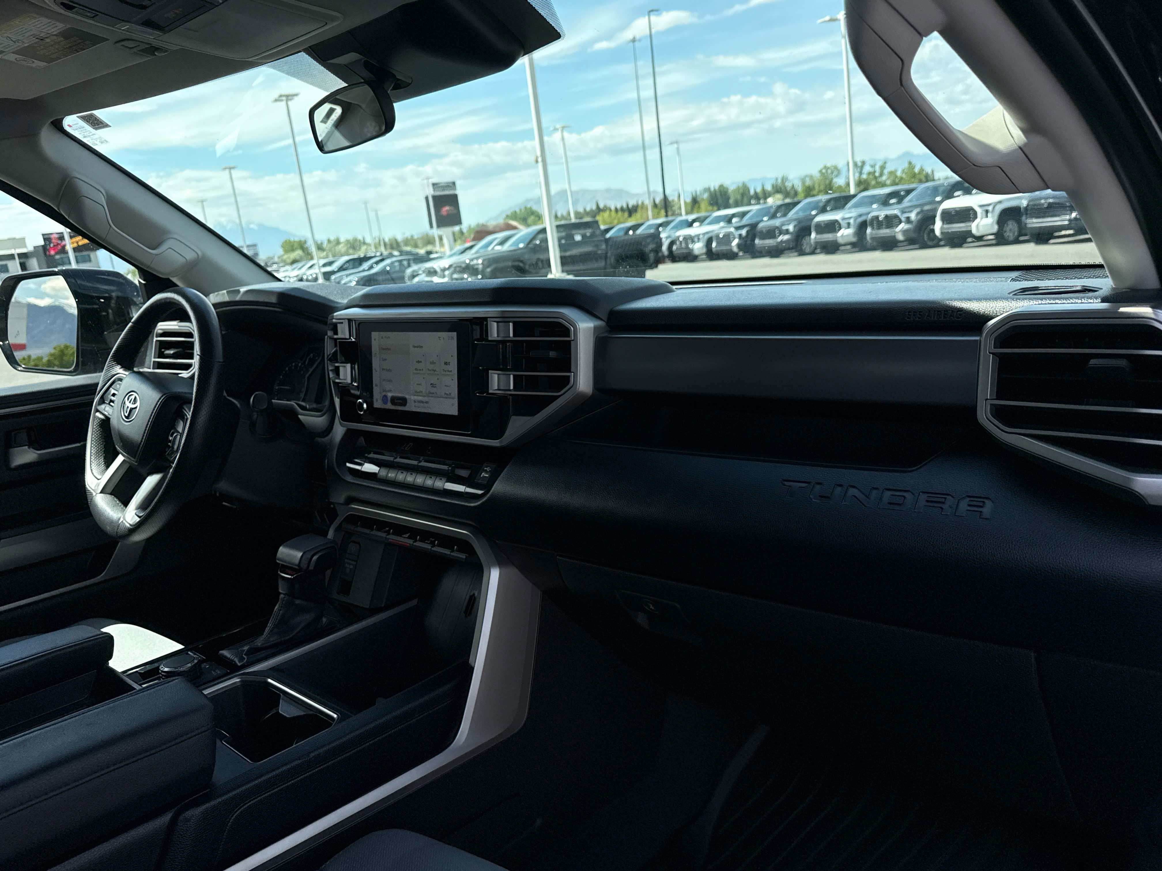 2024 Toyota TUNDRA 4X4 SR5