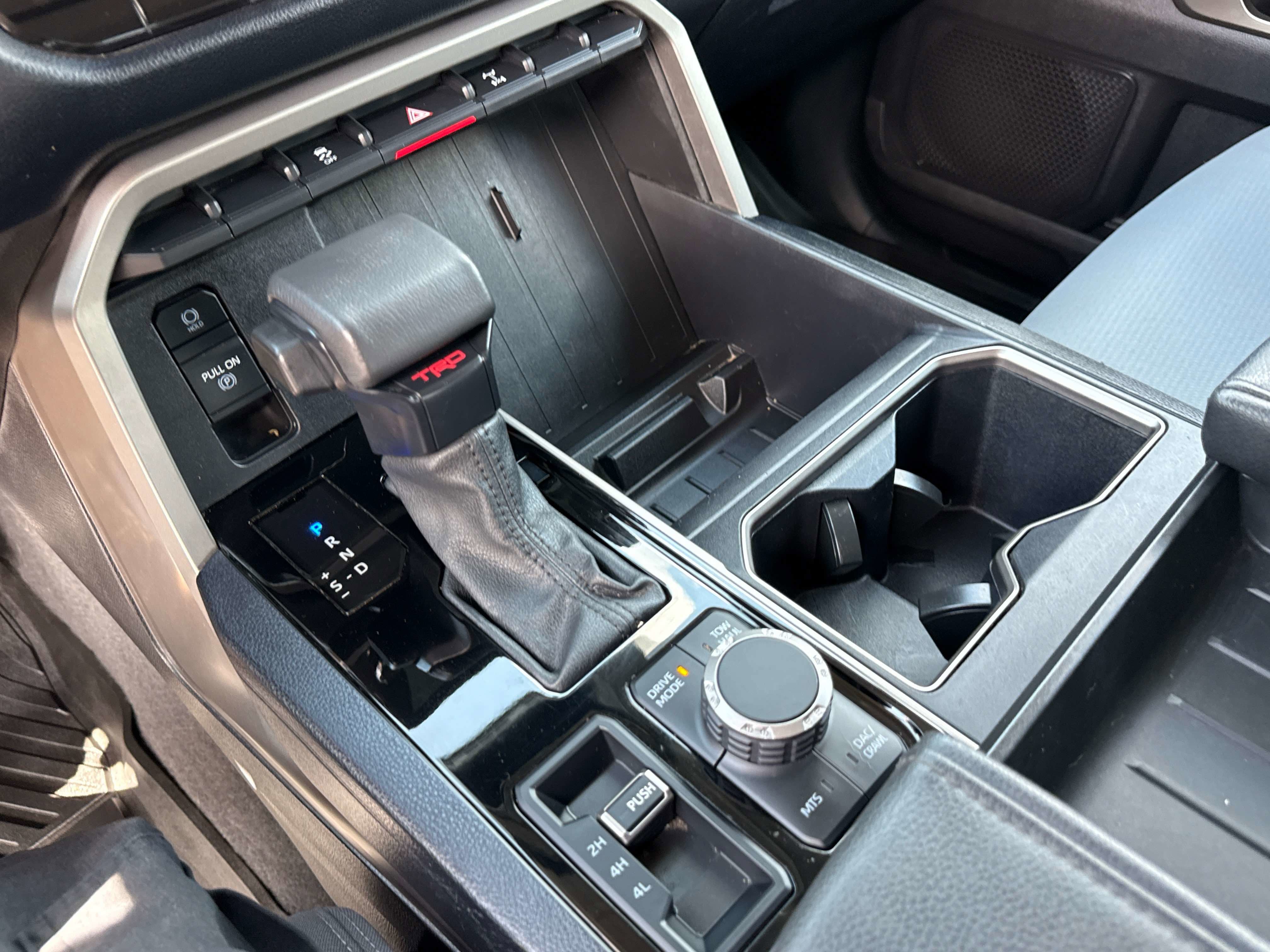 2024 Toyota TUNDRA 4X4 SR5
