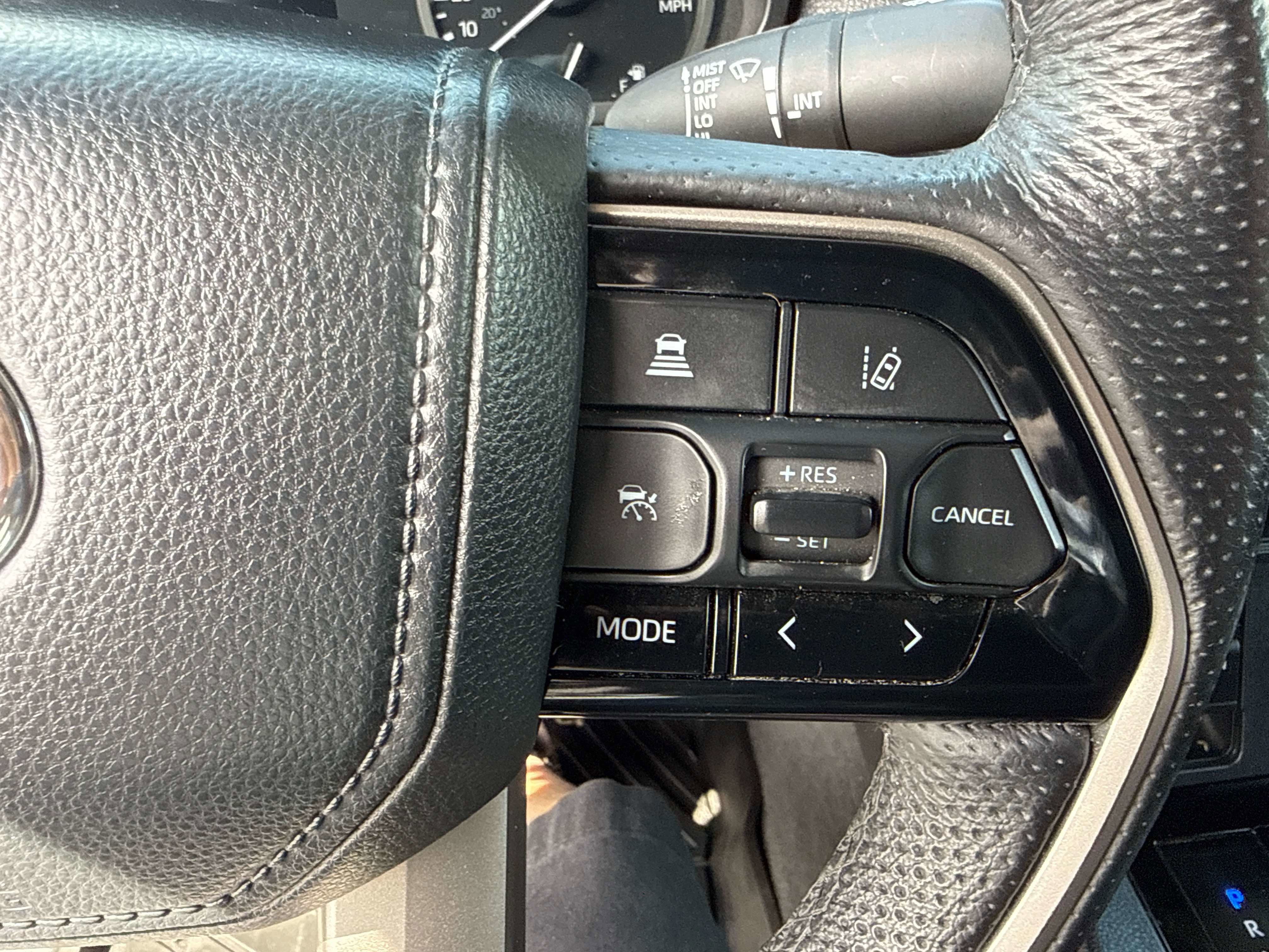 2024 Toyota TUNDRA 4X4 SR5