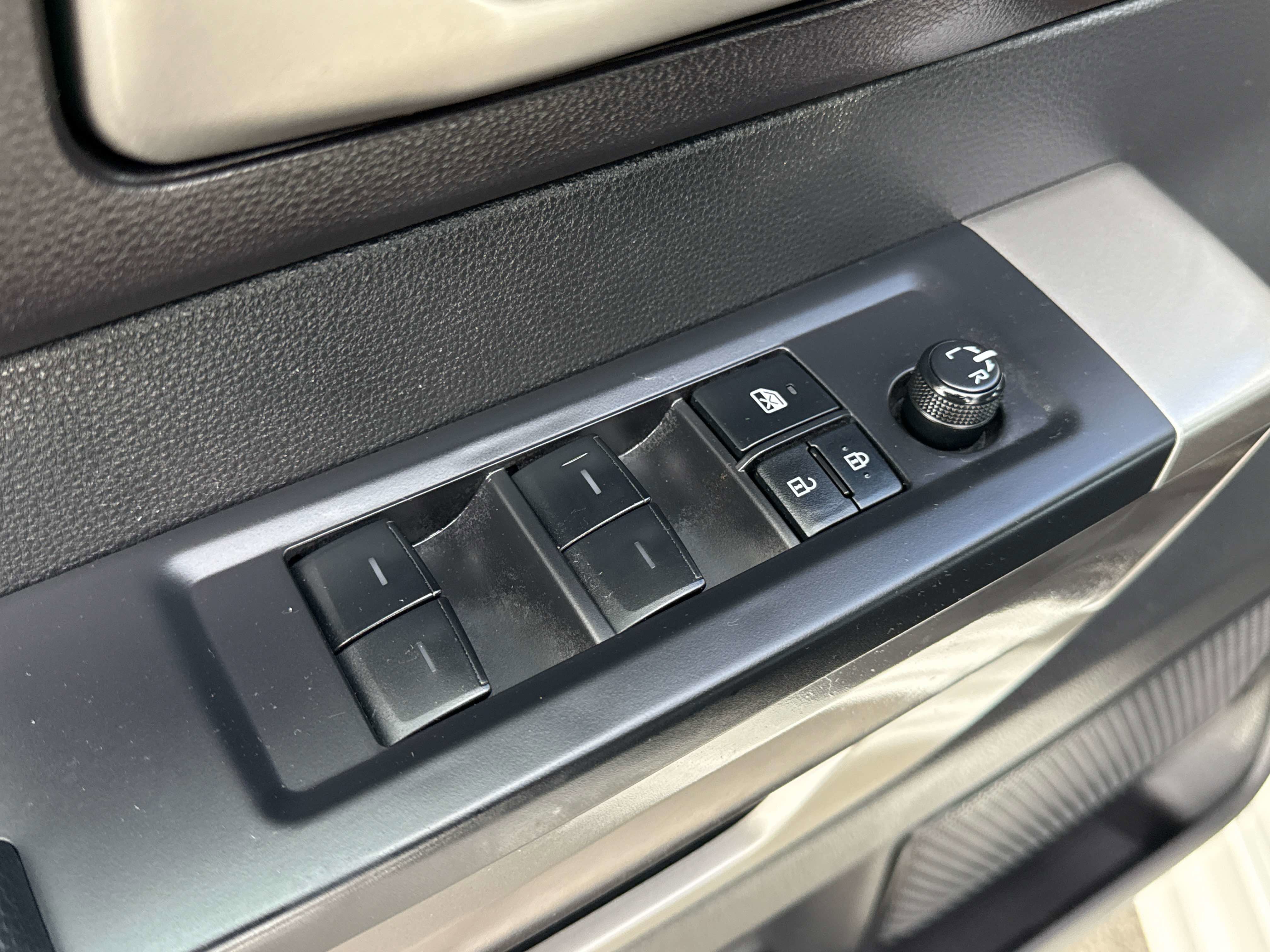 2023 Toyota TUNDRA 4X4 SR5