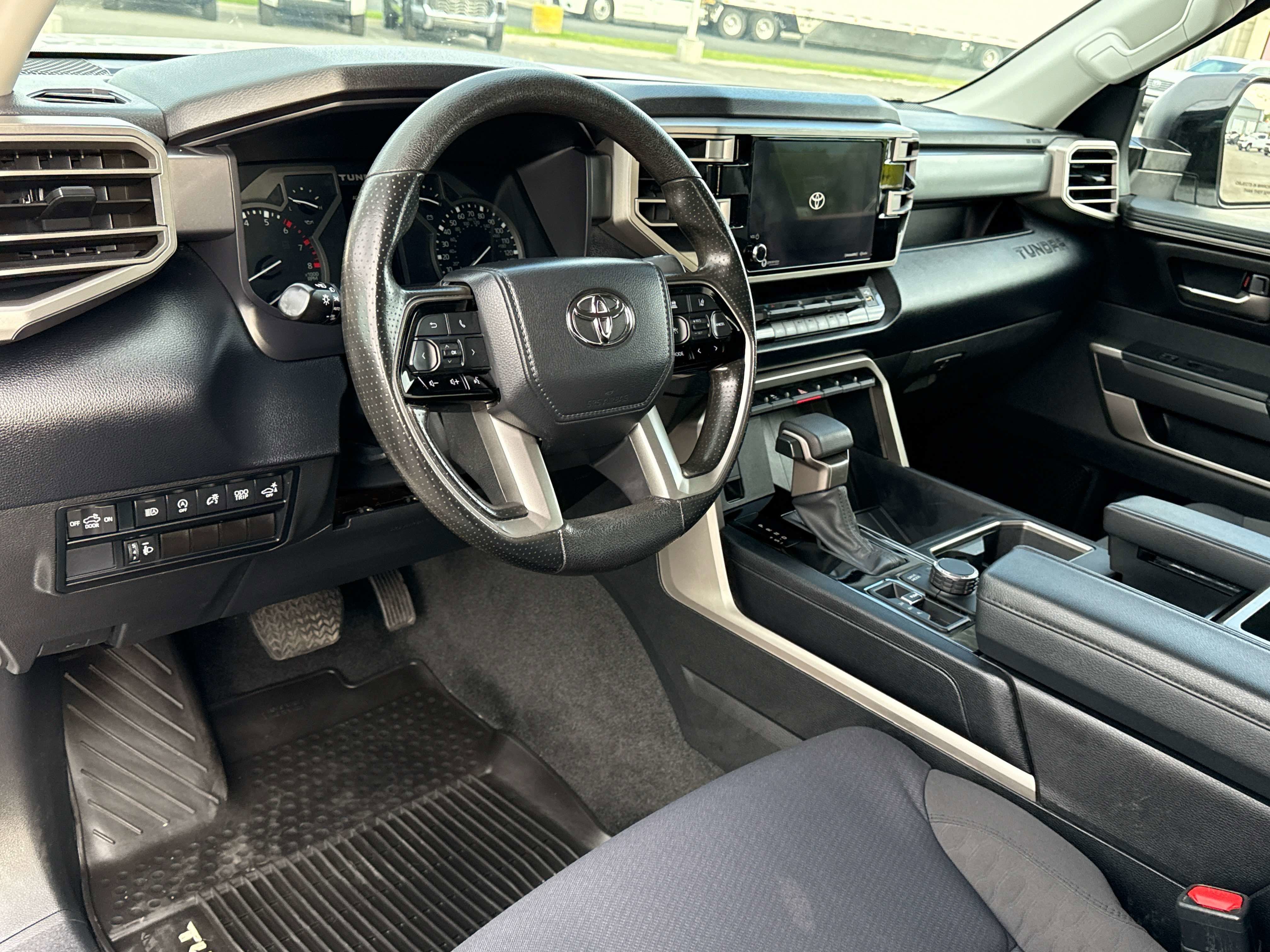 2023 Toyota TUNDRA 4X4 SR5