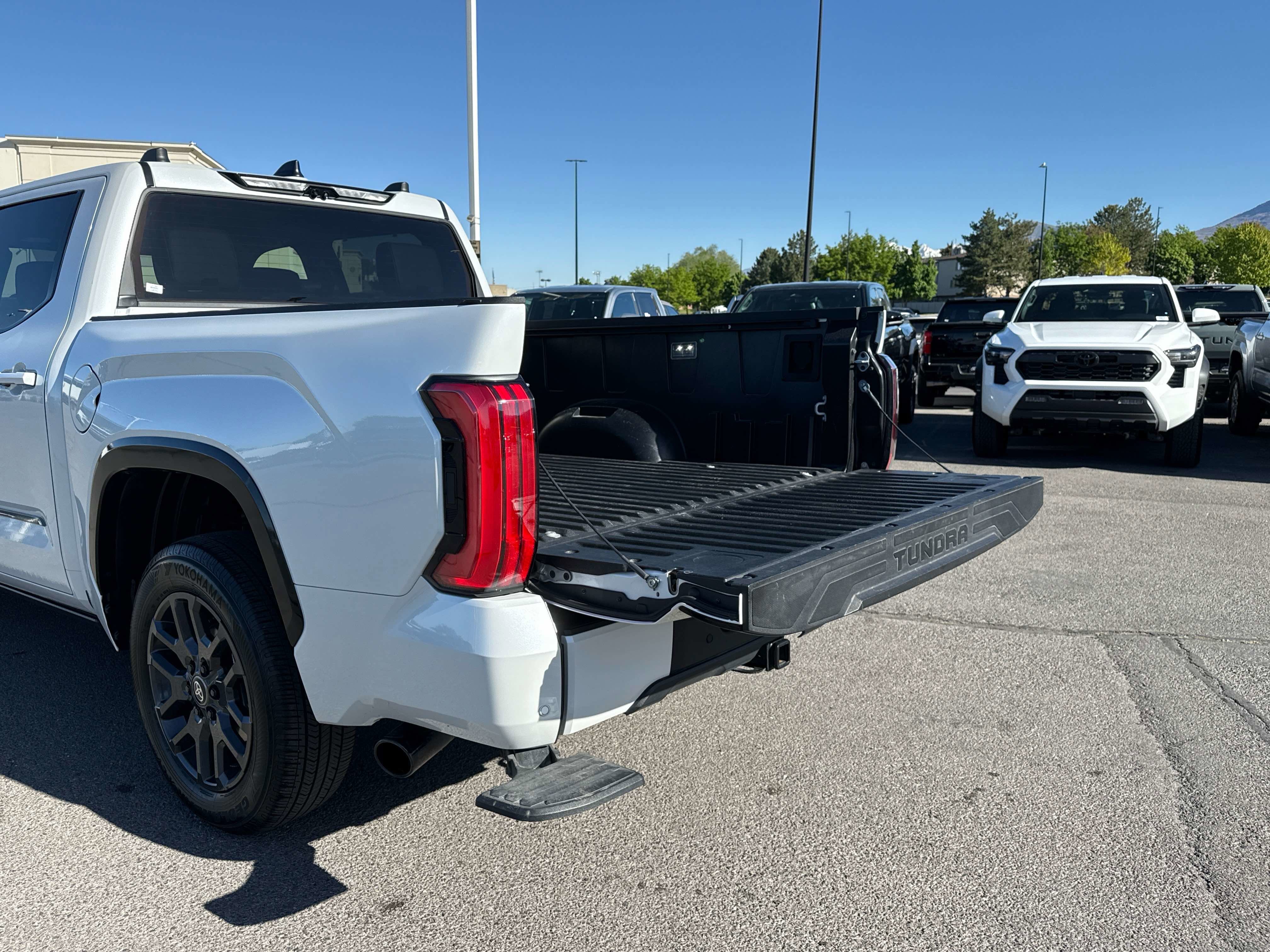 2025 Toyota TUNDRA 4X4 Platinum