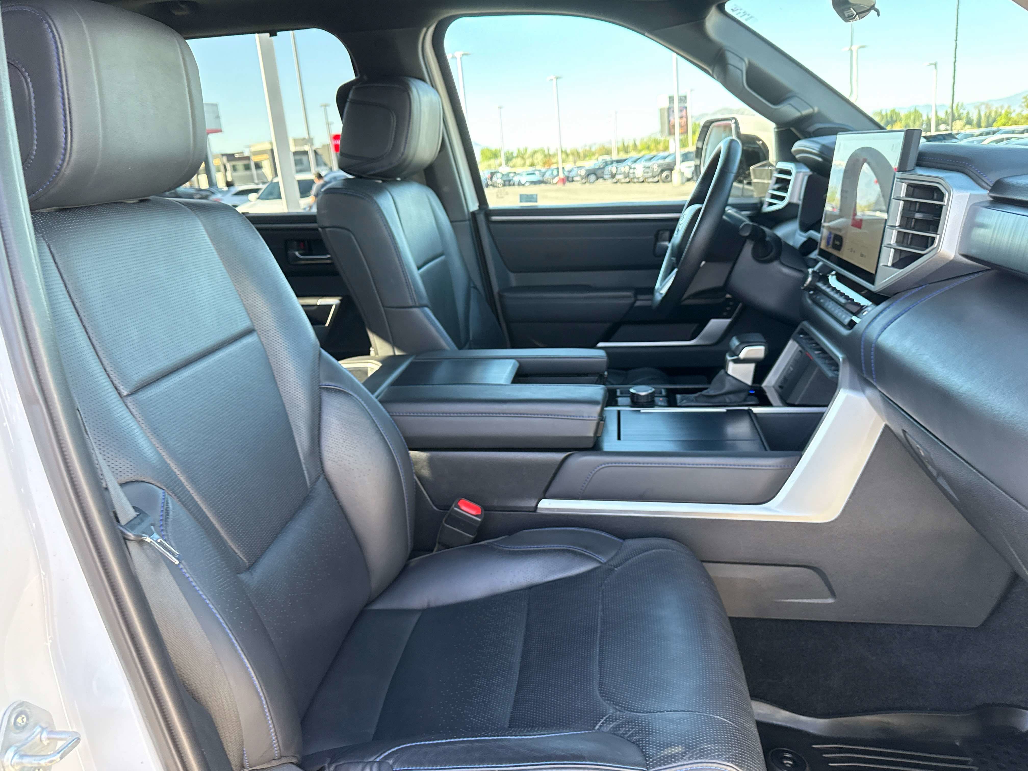 2025 Toyota TUNDRA 4X4 Platinum