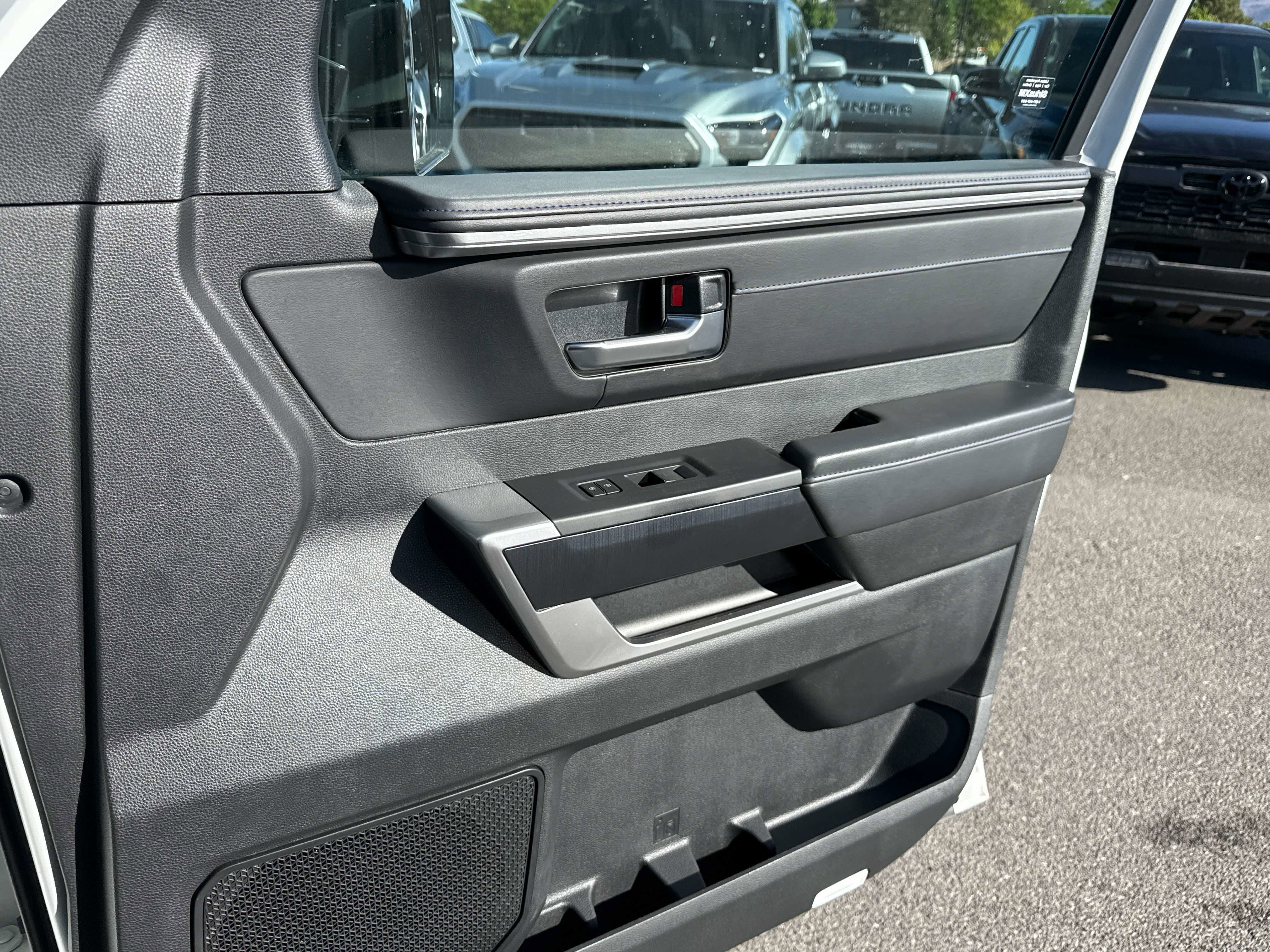 2025 Toyota TUNDRA 4X4 Platinum