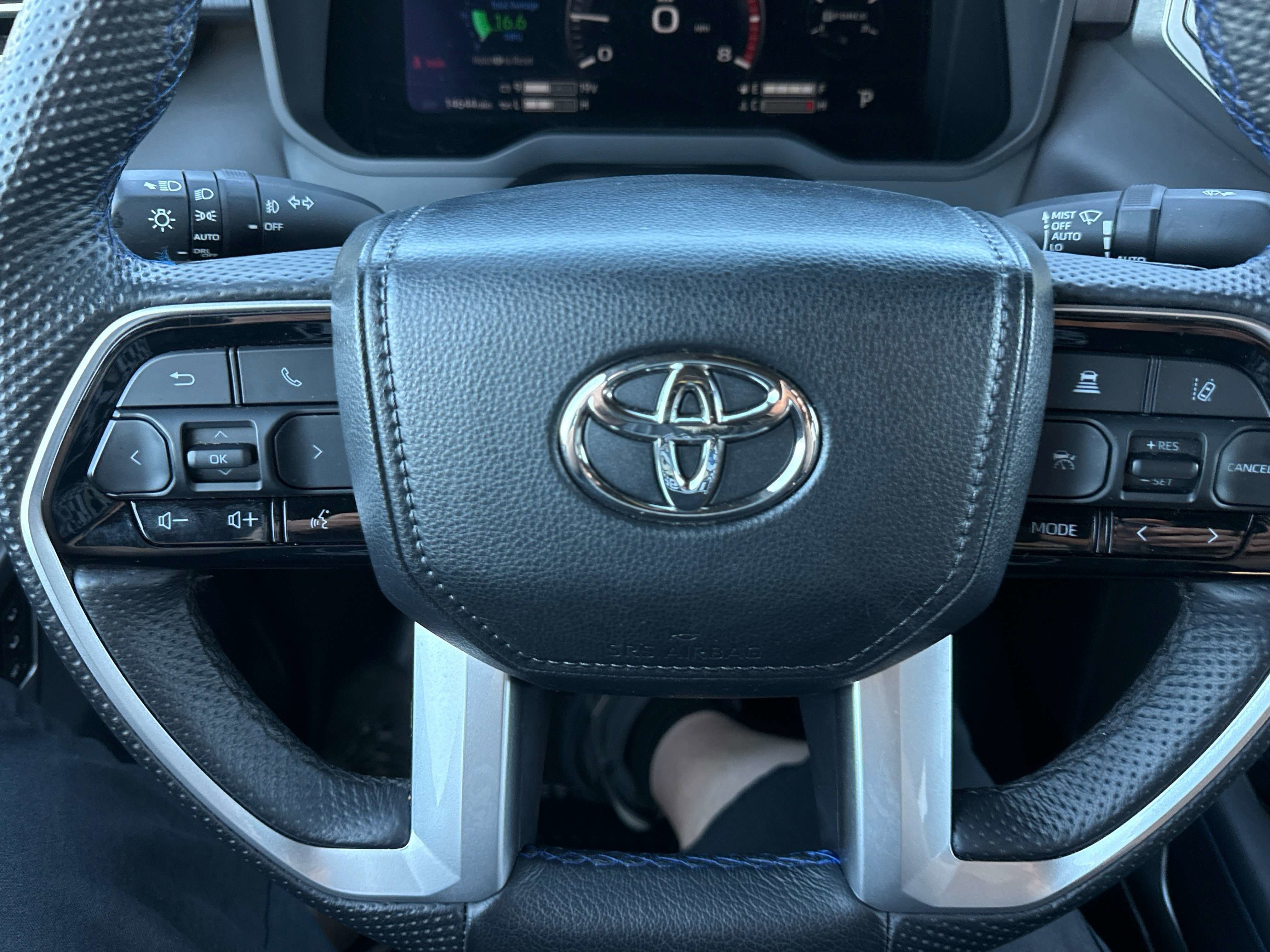 2025 Toyota TUNDRA 4X4 Platinum