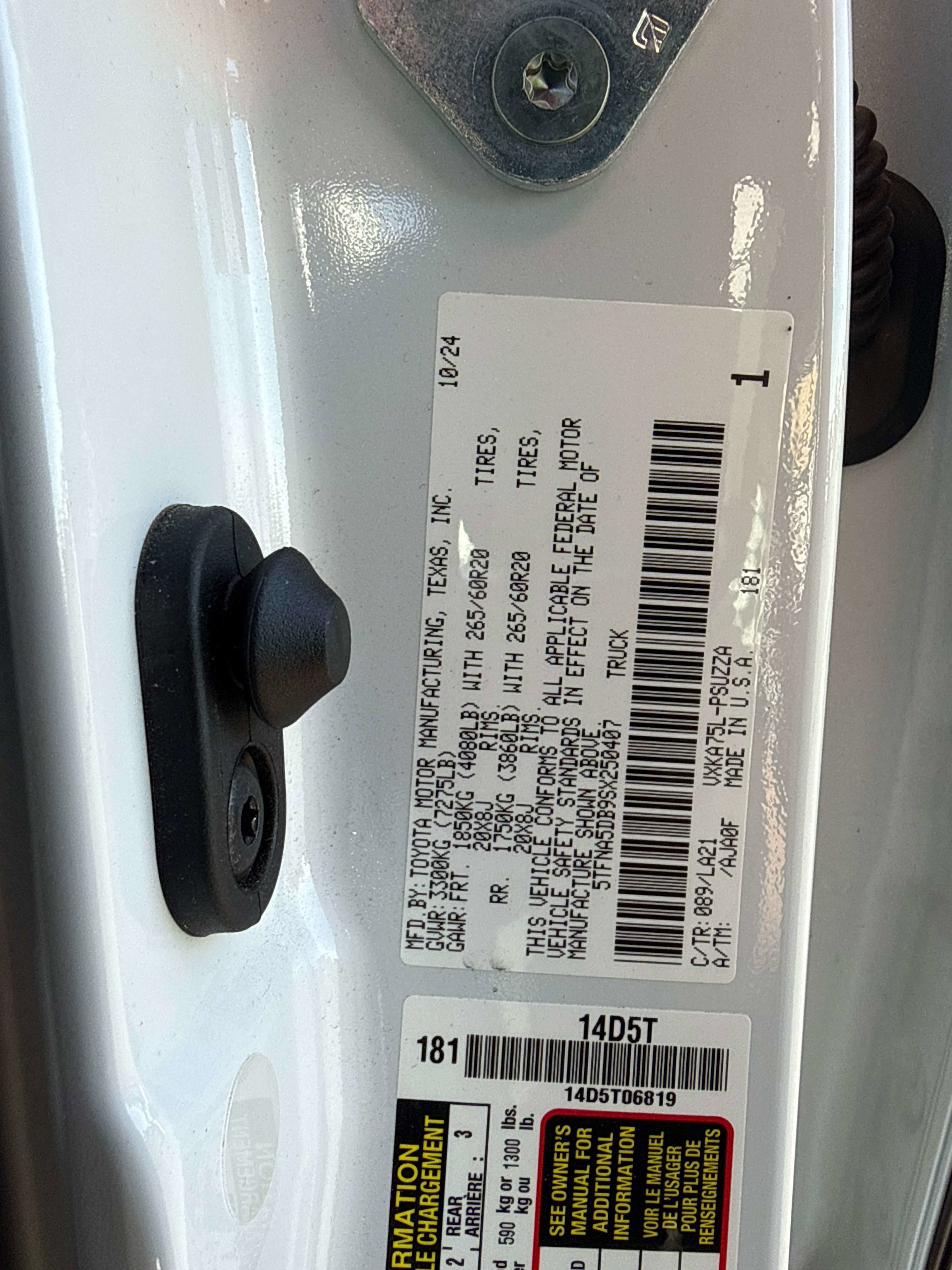 2025 Toyota TUNDRA 4X4 Platinum