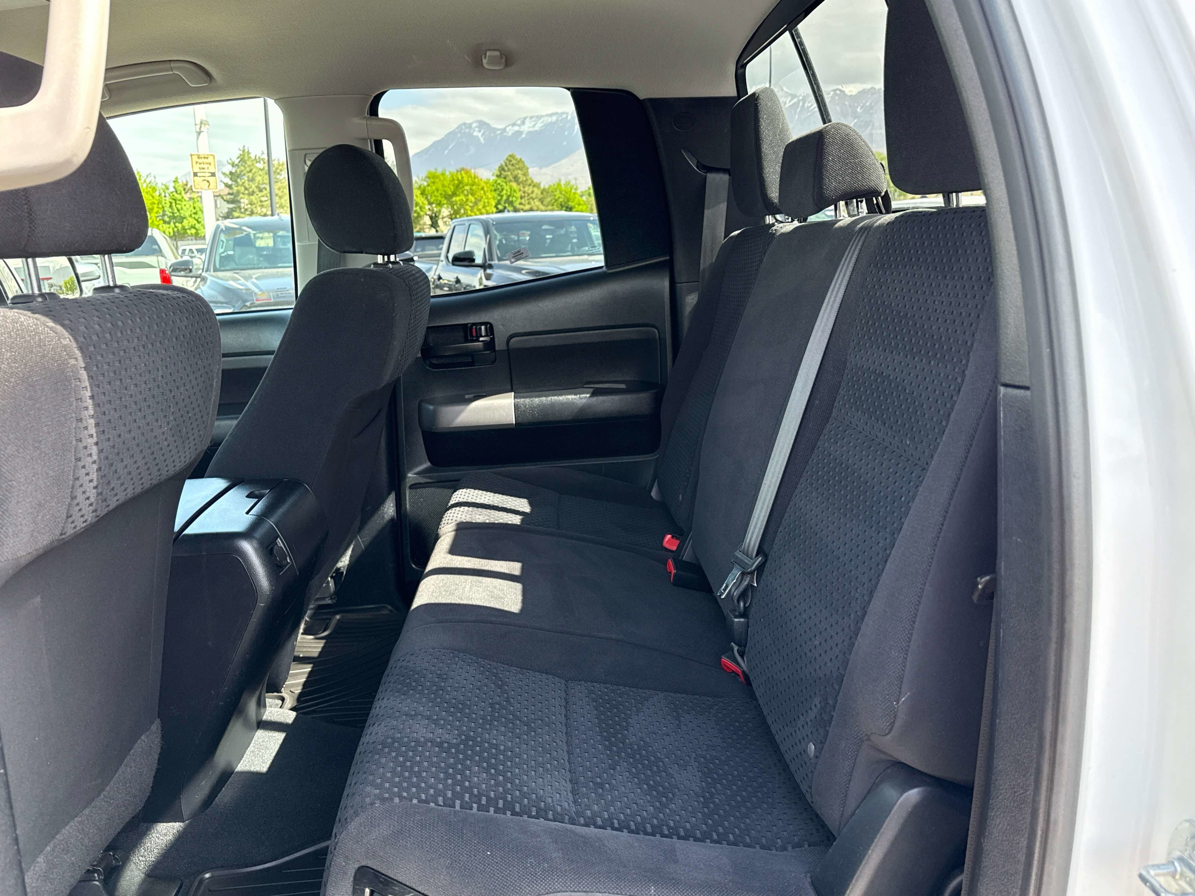 2012 Toyota TUNDRA 4X4 Double Cab 5.7L V8 6-Spd AT (Natl)
