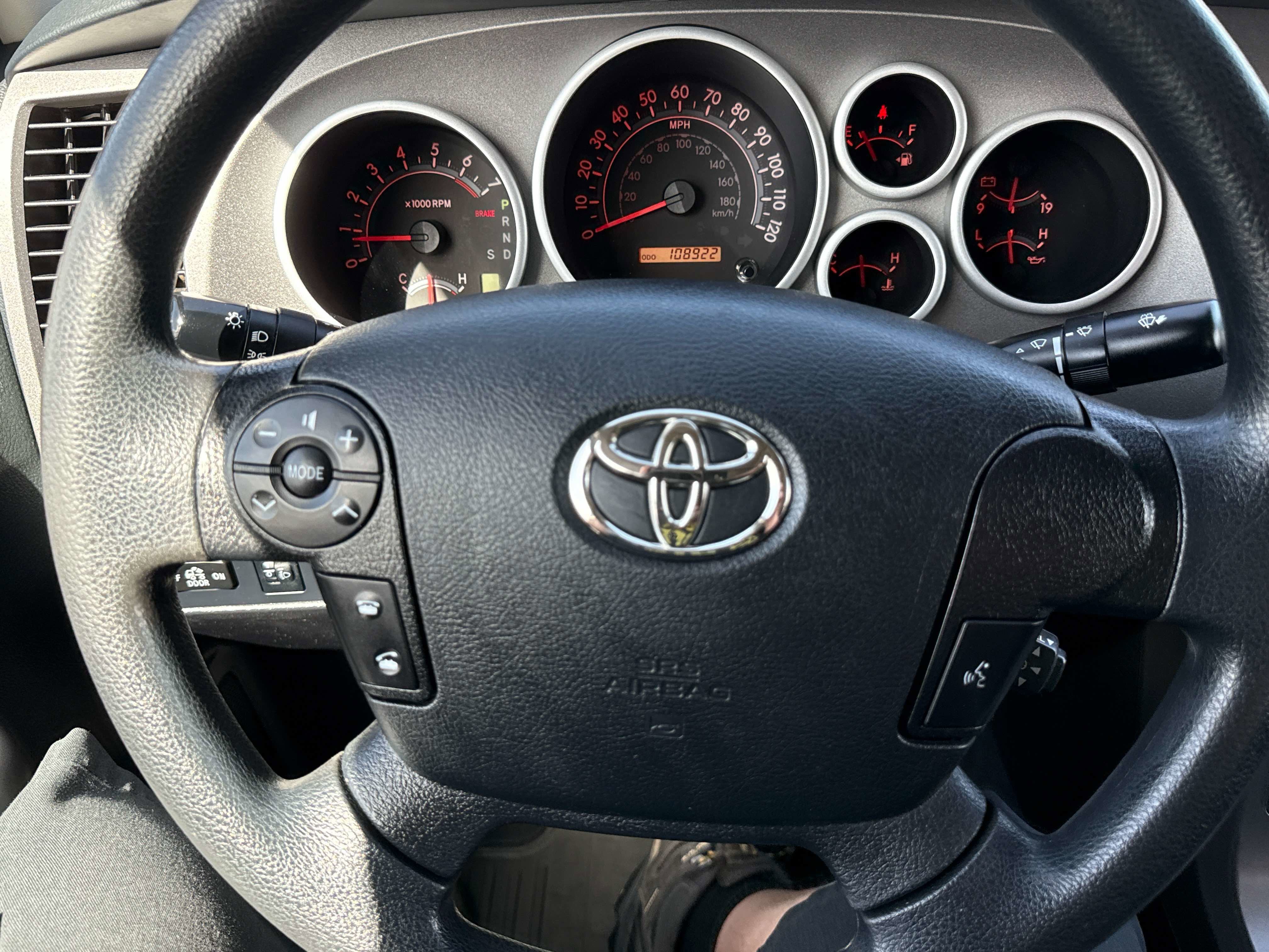 2012 Toyota TUNDRA 4X4 Double Cab 5.7L V8 6-Spd AT (Natl)