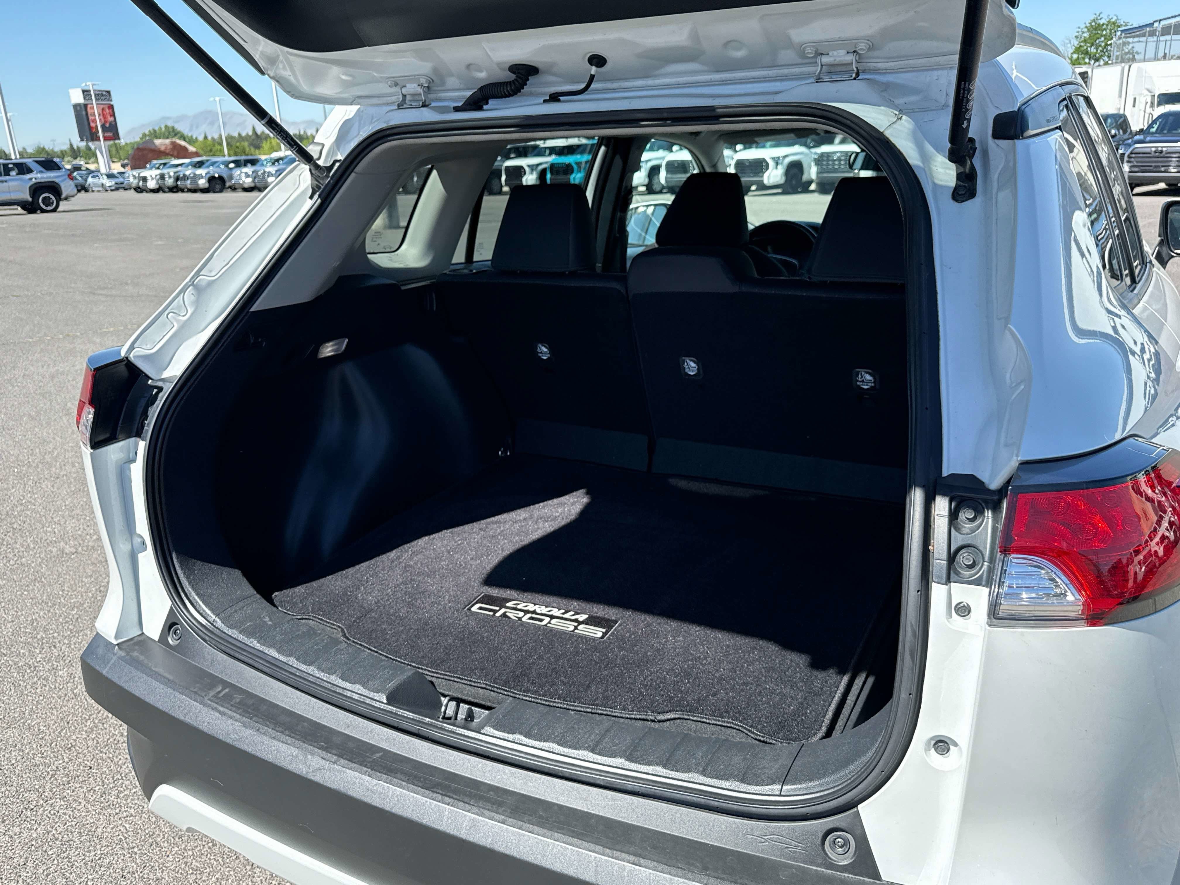 2024 Toyota Corolla Cross LE