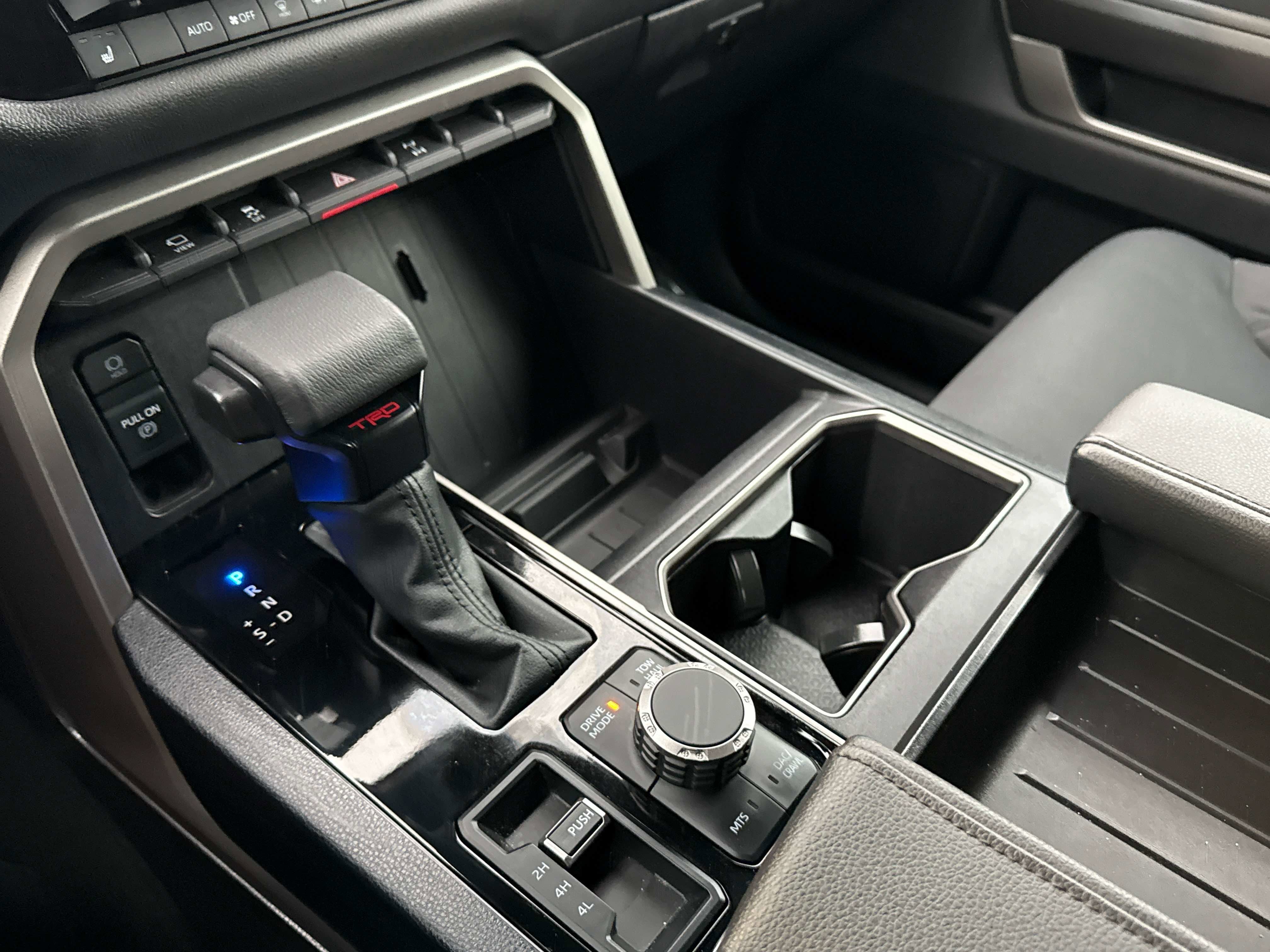 2026 Toyota SEQUOIA 4WD SR5