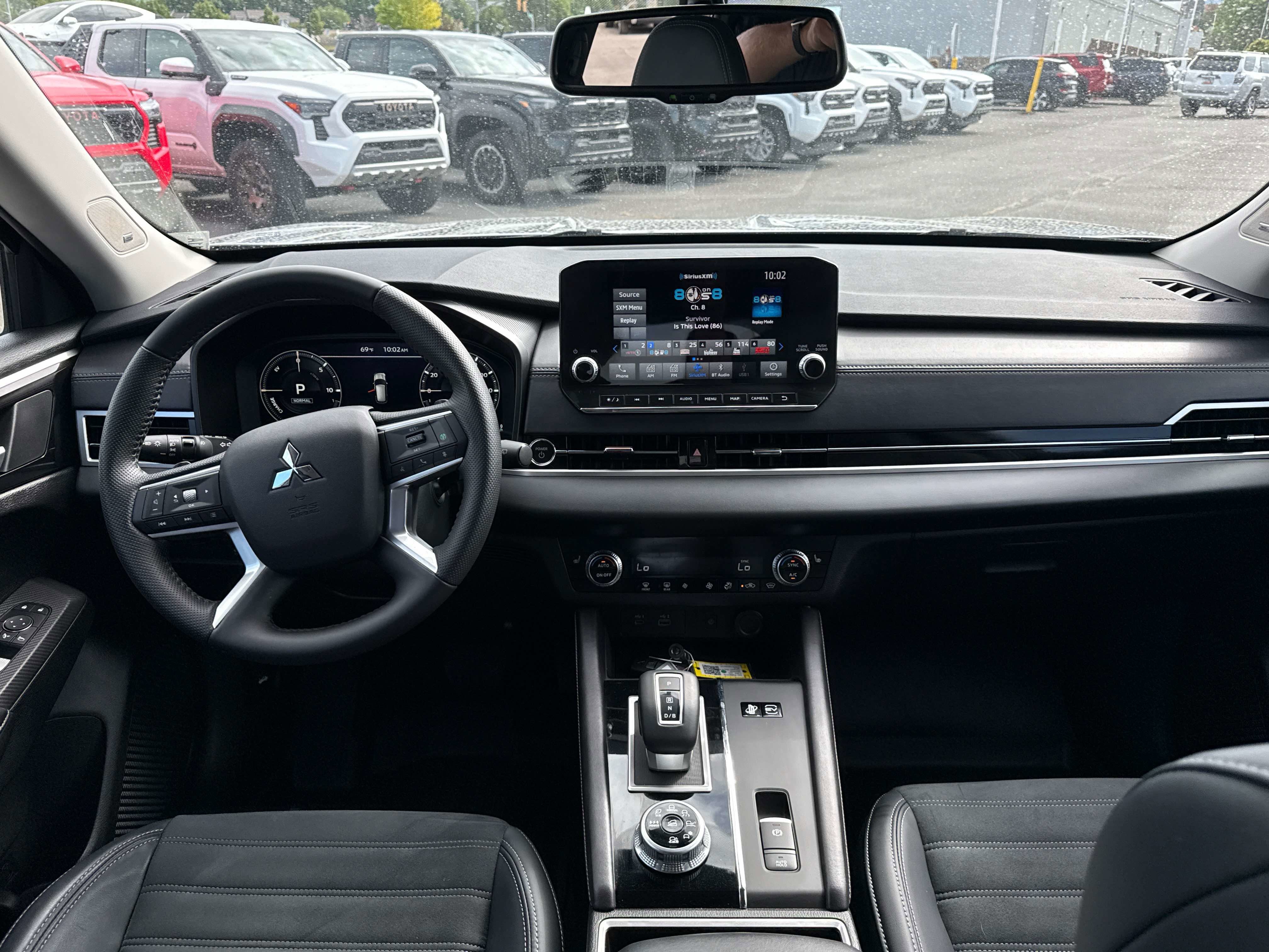 2025 Mitsubishi Outlander SE