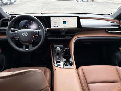 2026 Toyota CROWN SIGNIA XLE
