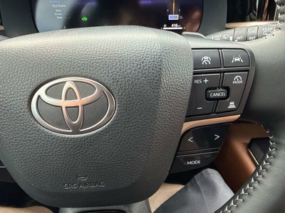 2026 Toyota CROWN SIGNIA XLE