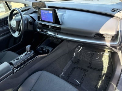 2025 Toyota Prius LE
