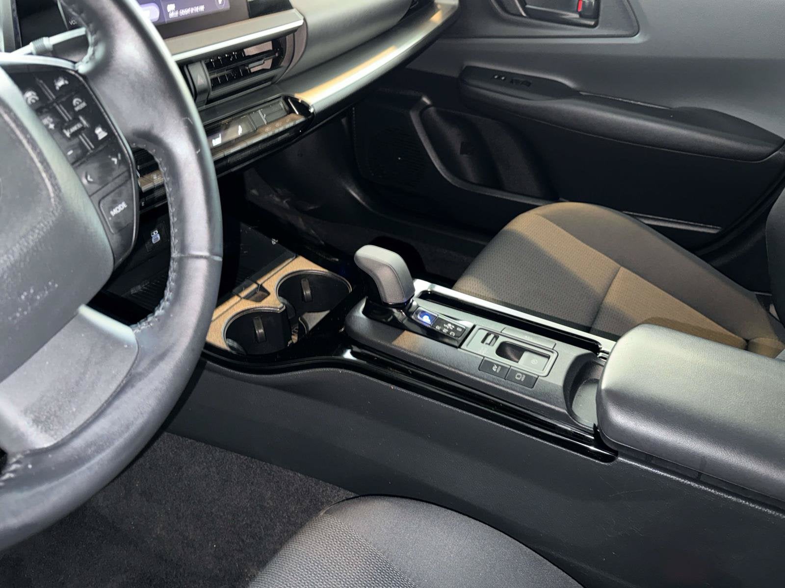 2025 Toyota Prius LE
