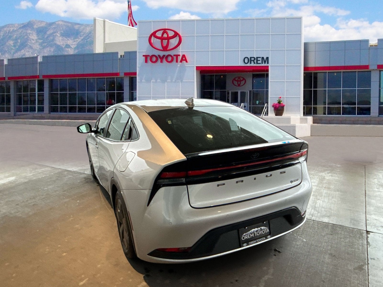 2025 Toyota Prius LE