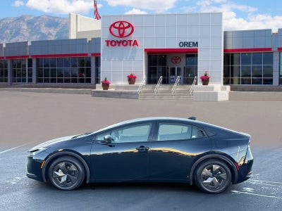 2025 Toyota Prius LE