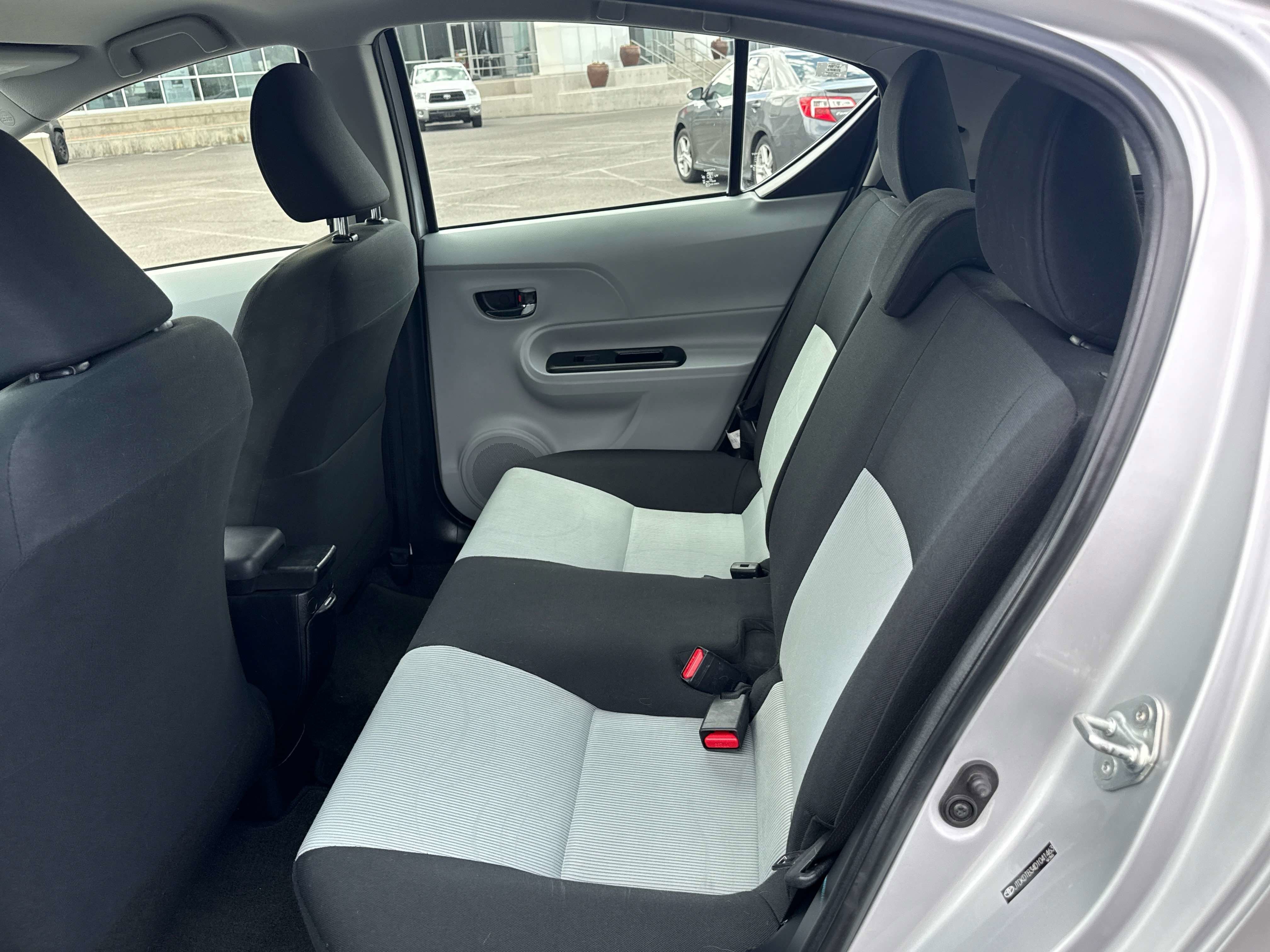 2013 Toyota PRIUS c Two