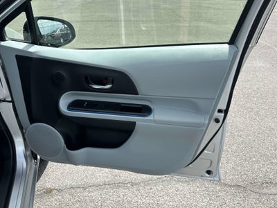 2013 Toyota PRIUS c Two