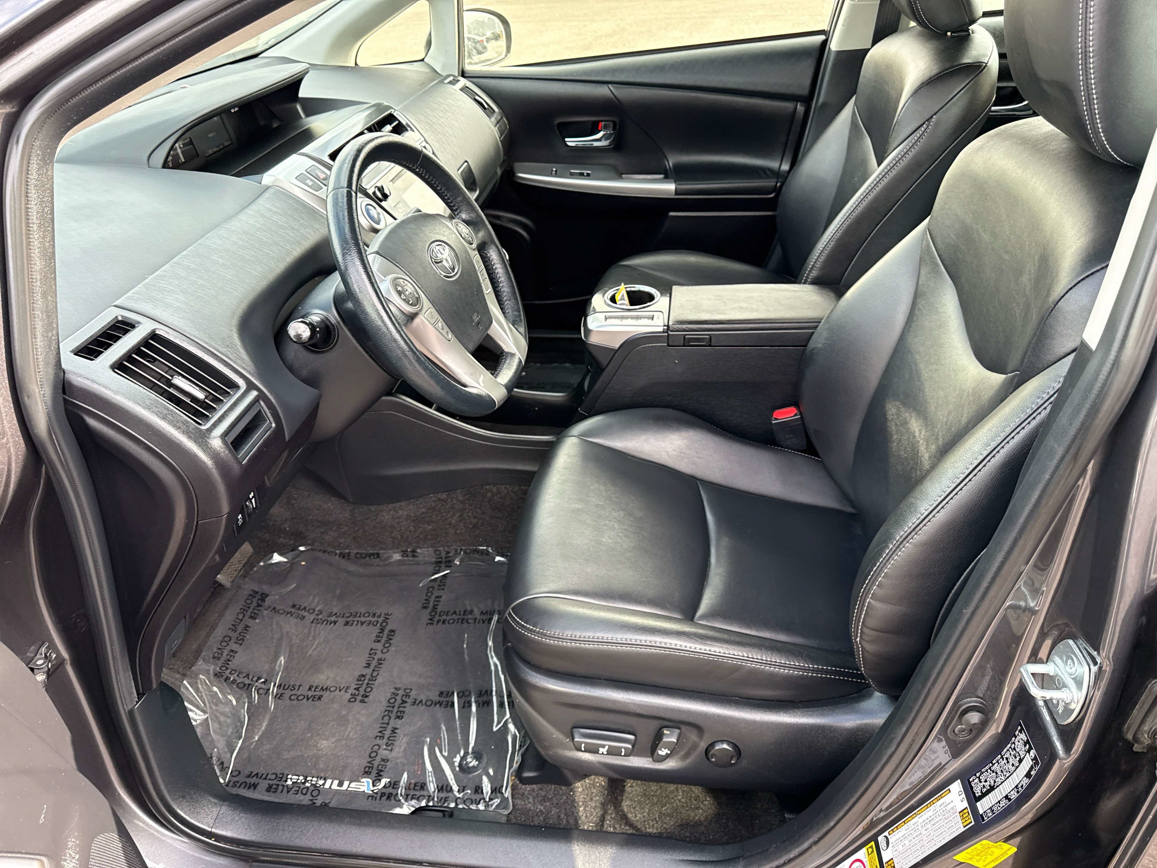 2016 Toyota Prius v Four