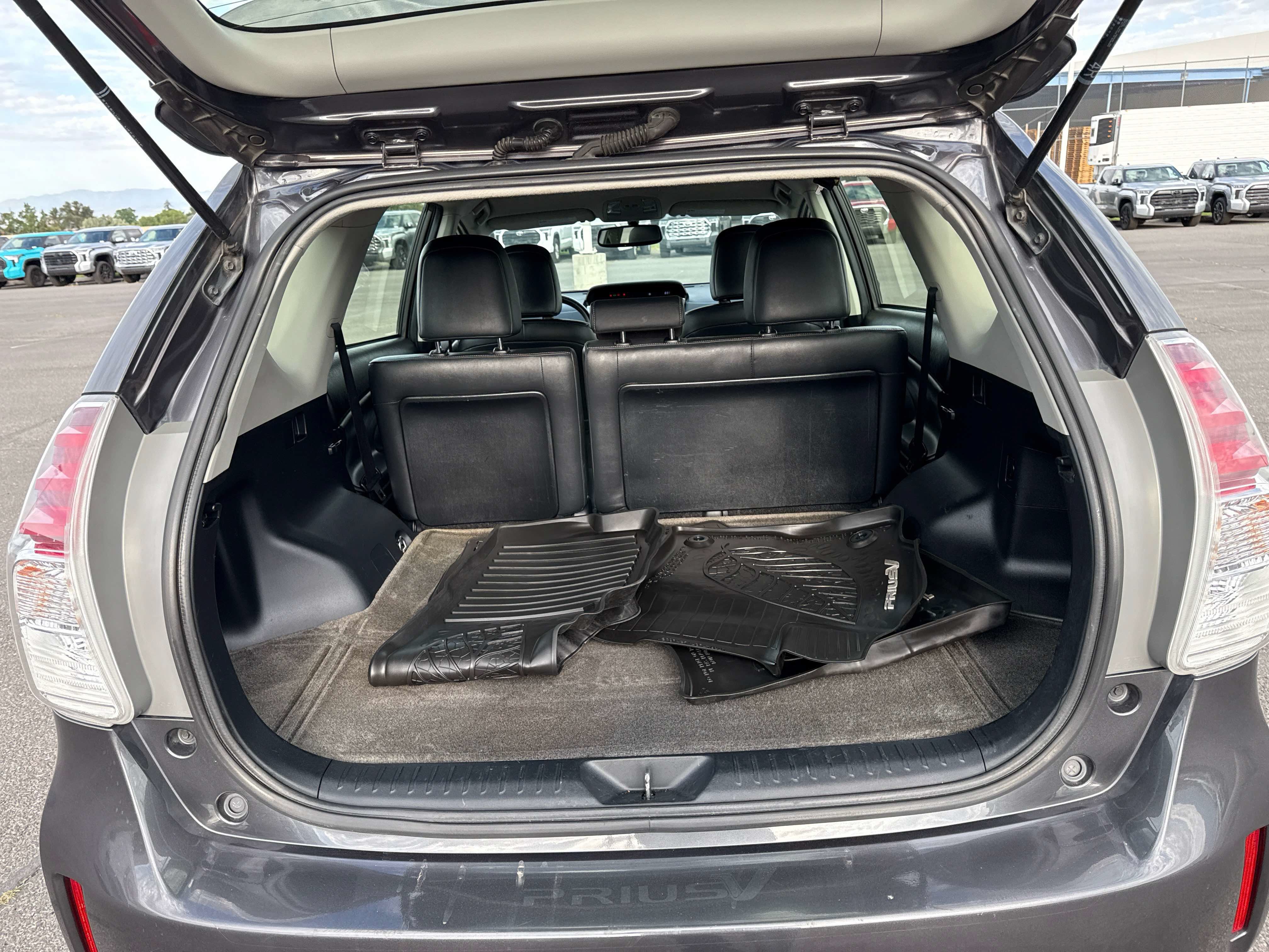 2016 Toyota Prius v Four