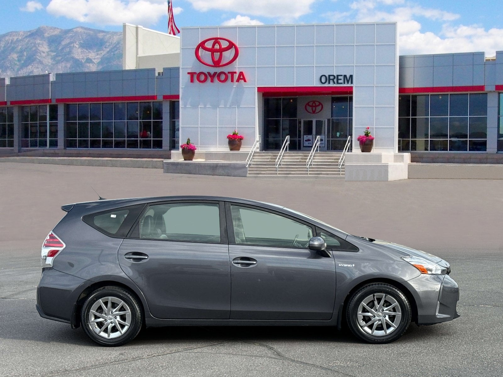 2016 Toyota Prius v Four