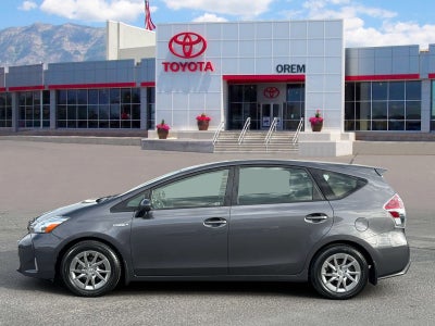 2016 Toyota Prius v Four