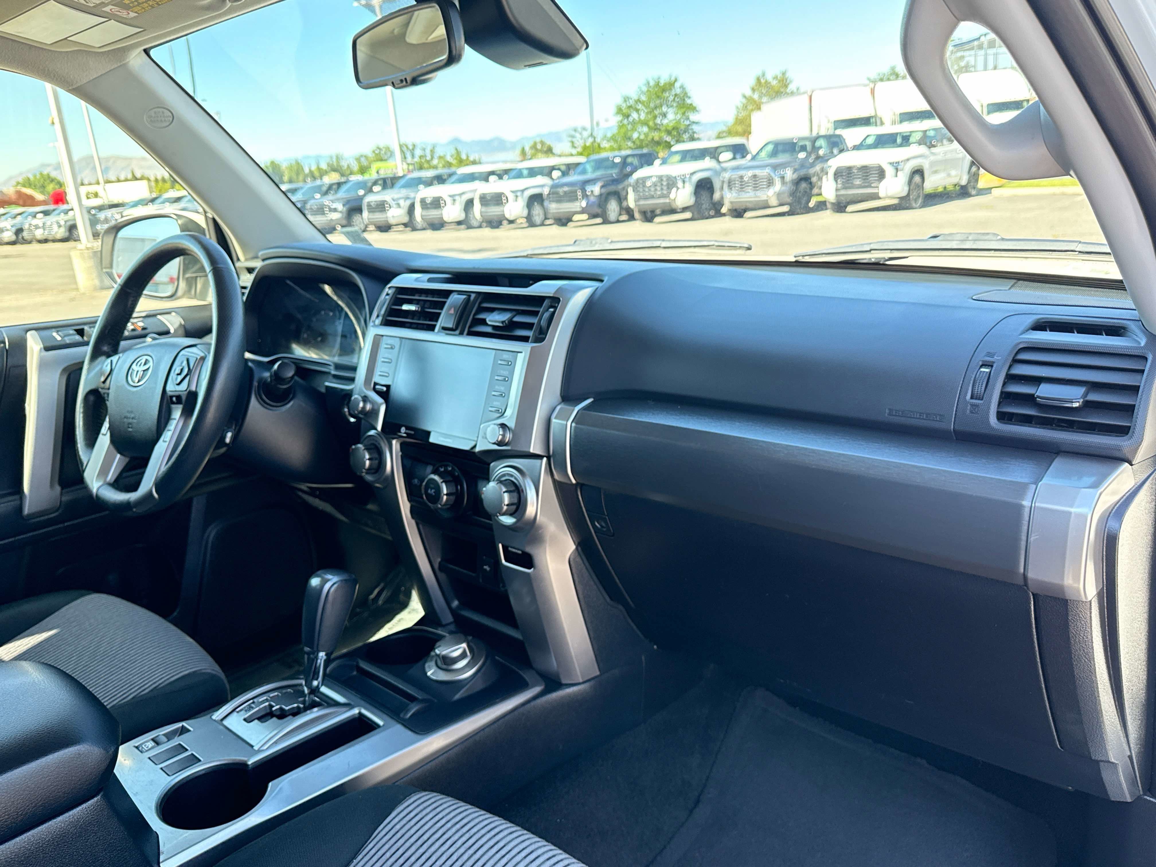2024 Toyota 4RUNNER SR5