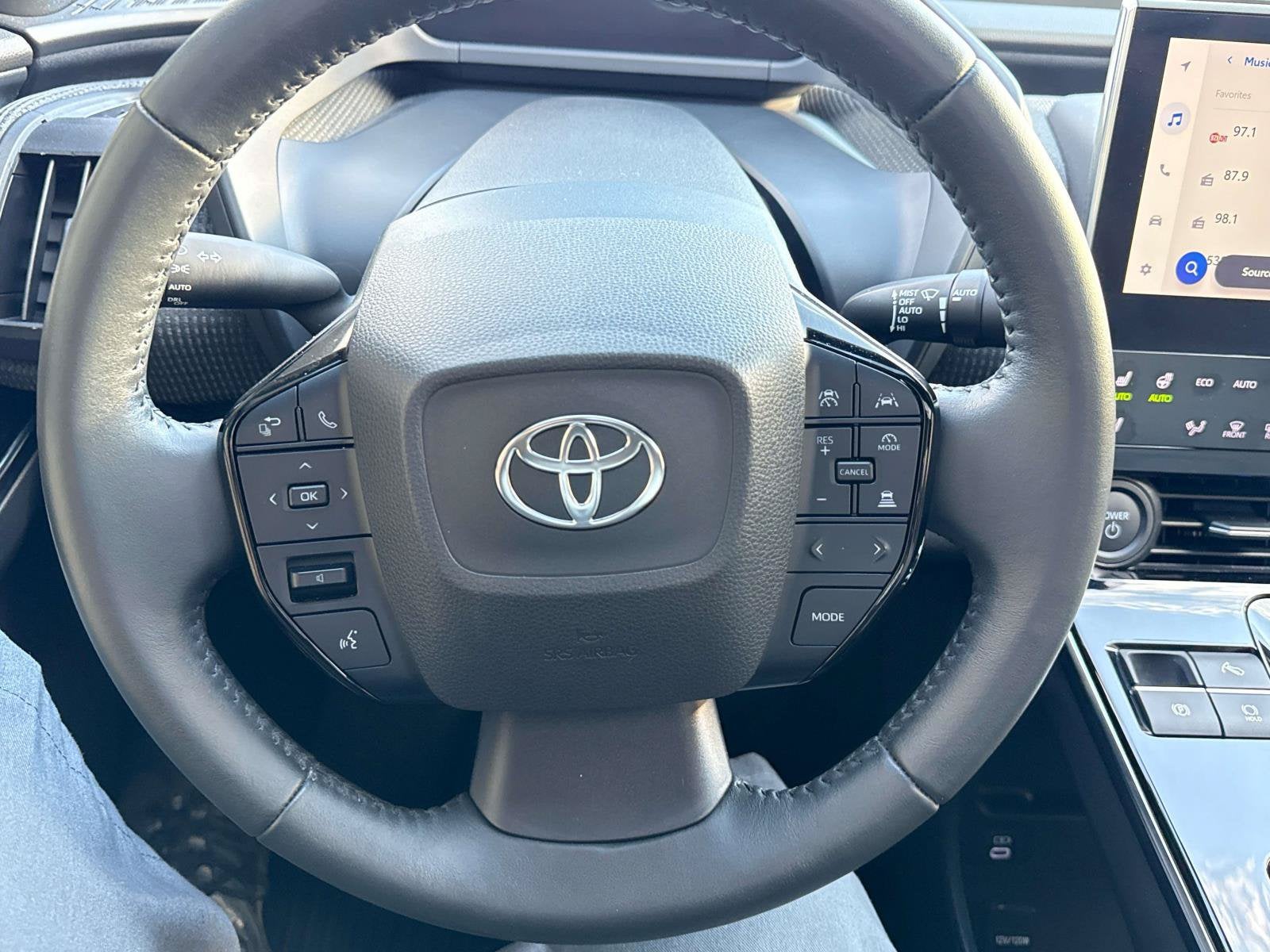 2023 Toyota bZ4X Limited