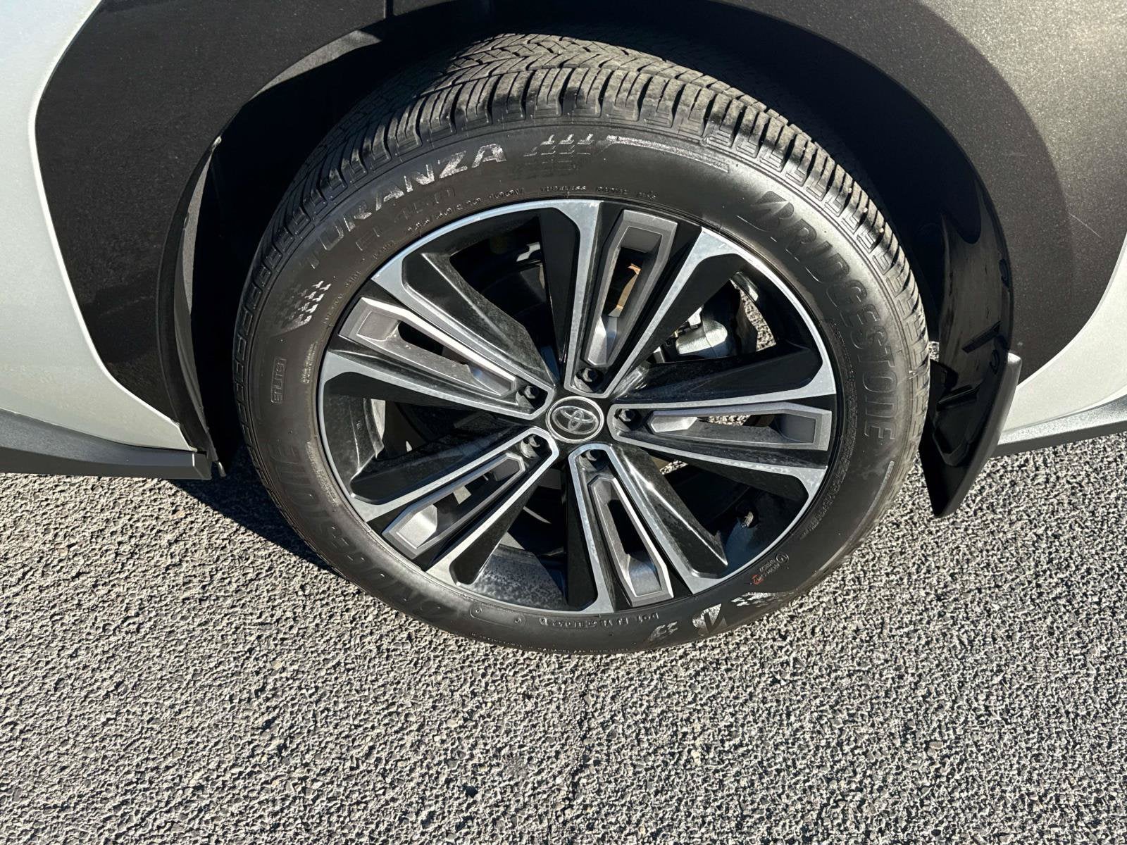 2023 Toyota bZ4X Limited