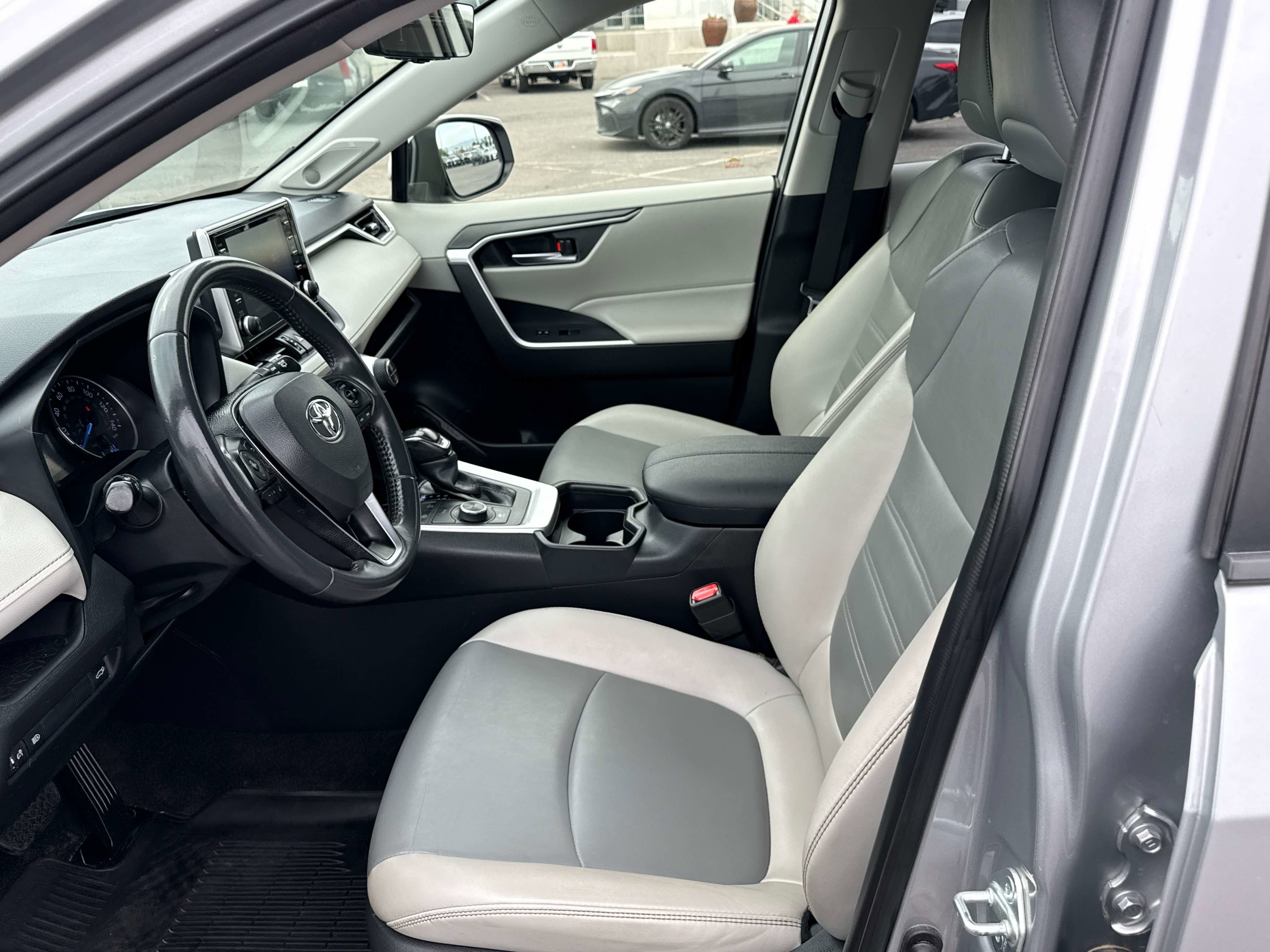 2021 Toyota RAV4 HYBRID Hybrid XLE Premium