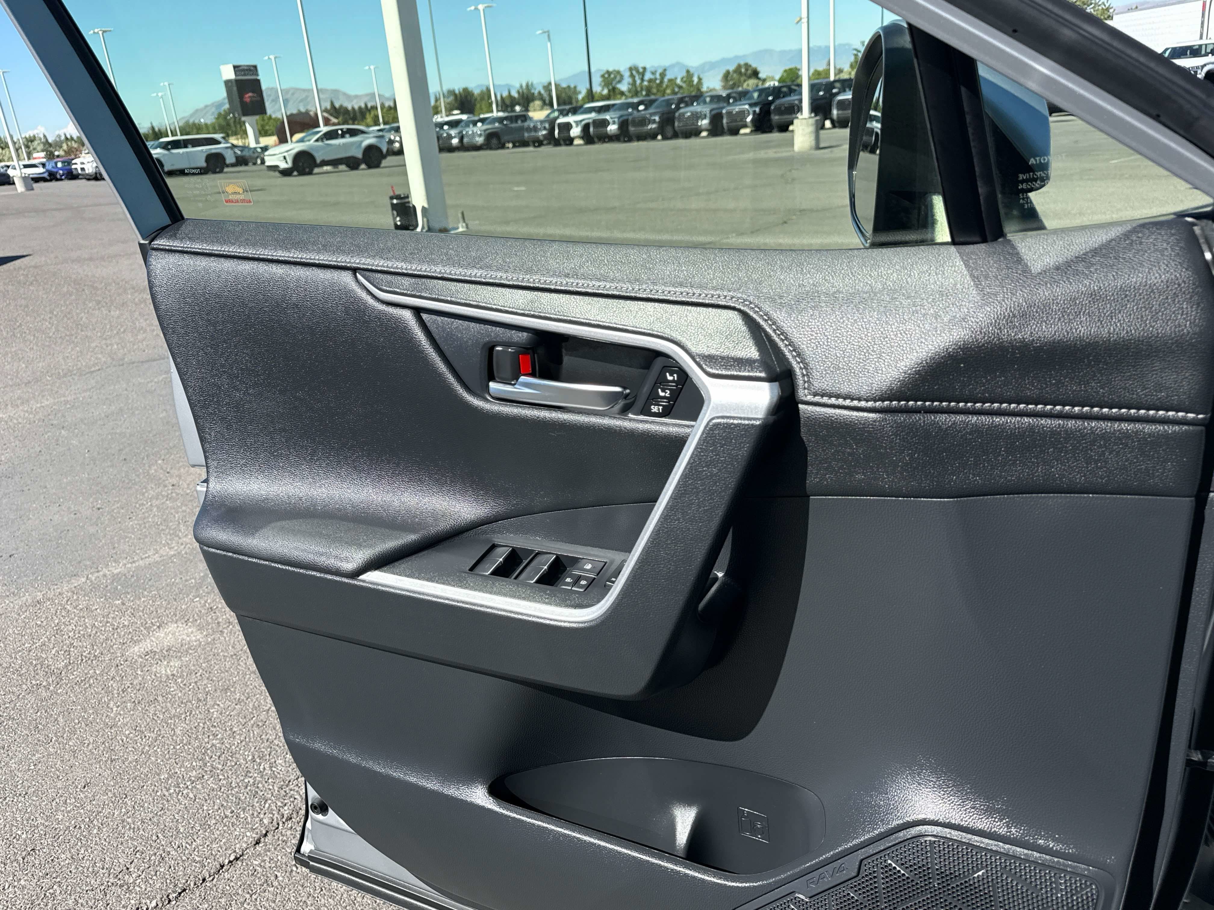 2023 Toyota RAV4 HYBRID Hybrid Limited