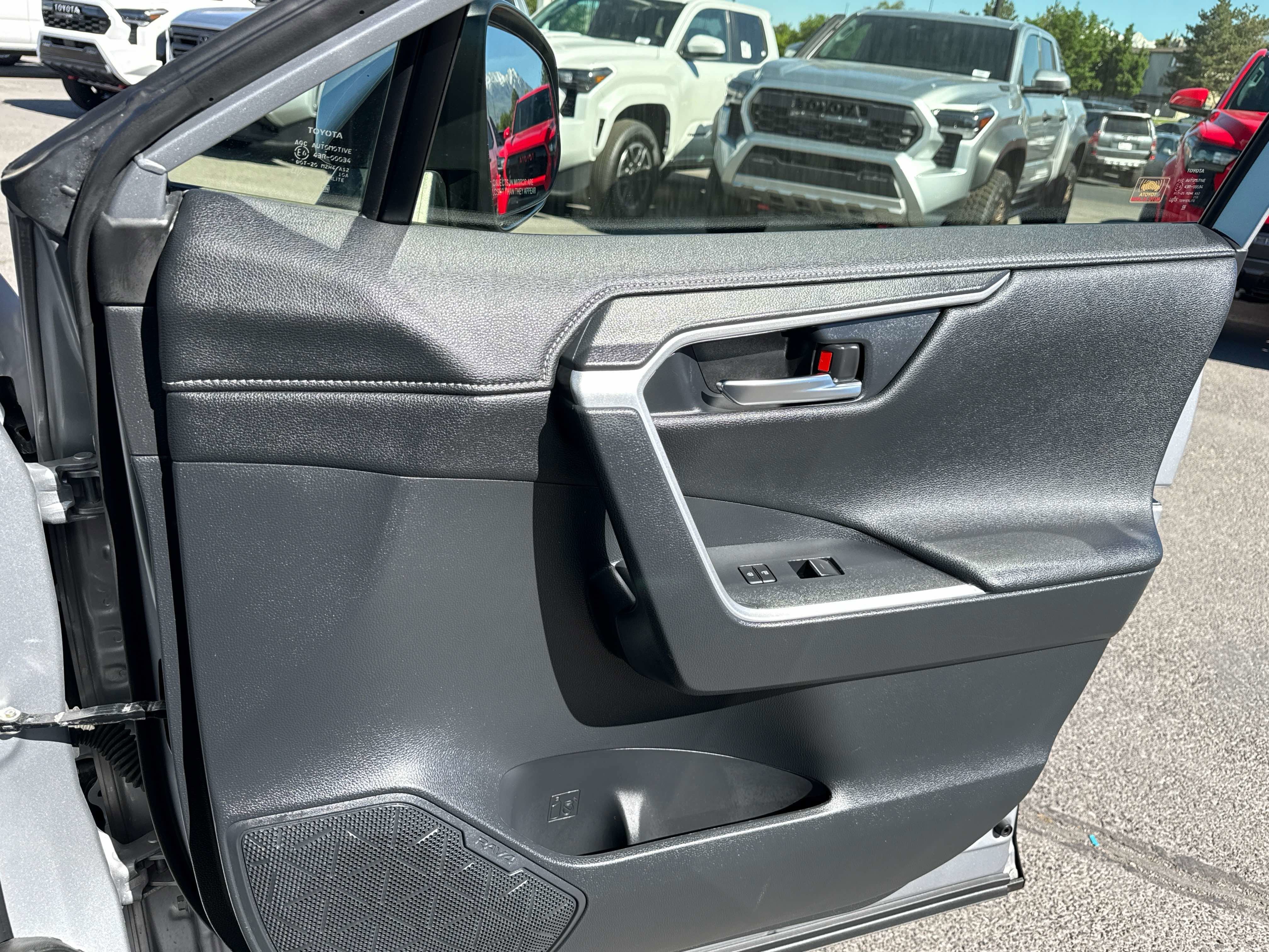 2023 Toyota RAV4 HYBRID Hybrid Limited