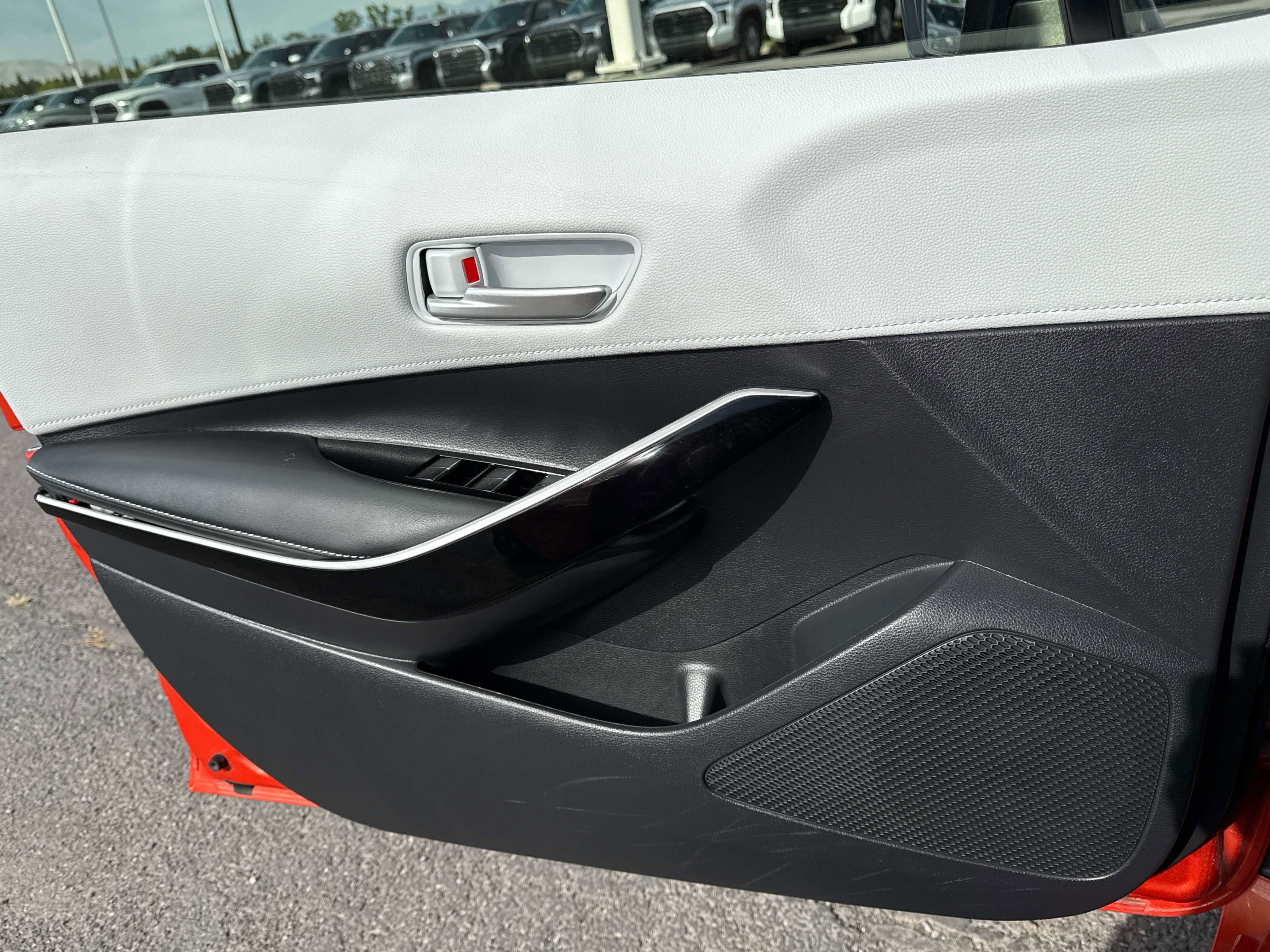 2025 Toyota COROLLA HATCHBACK XSE