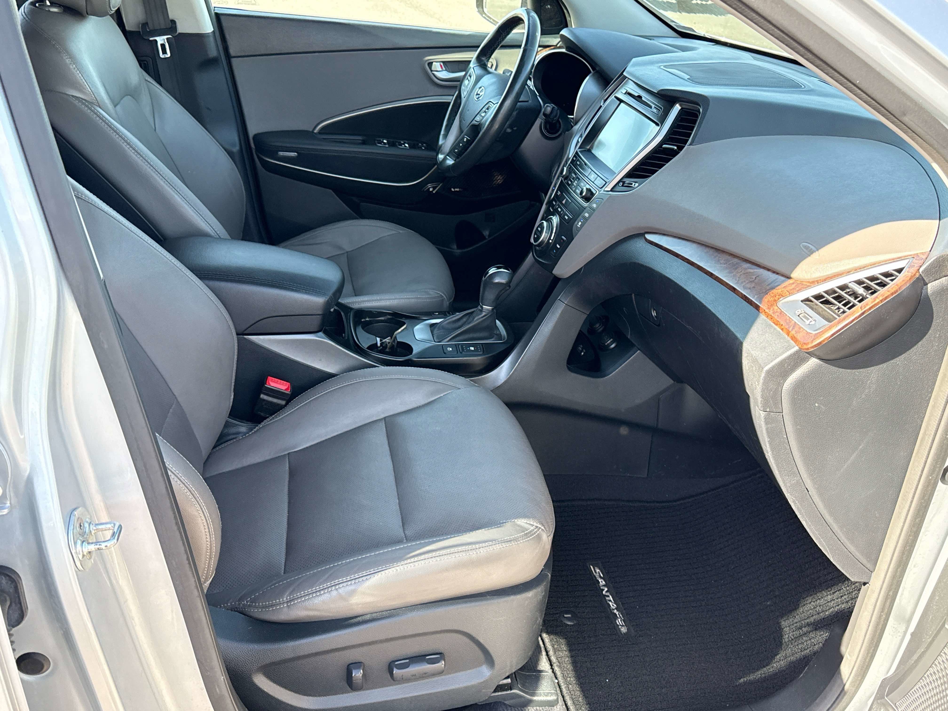 2017 Hyundai Santa Fe SE Ultimate