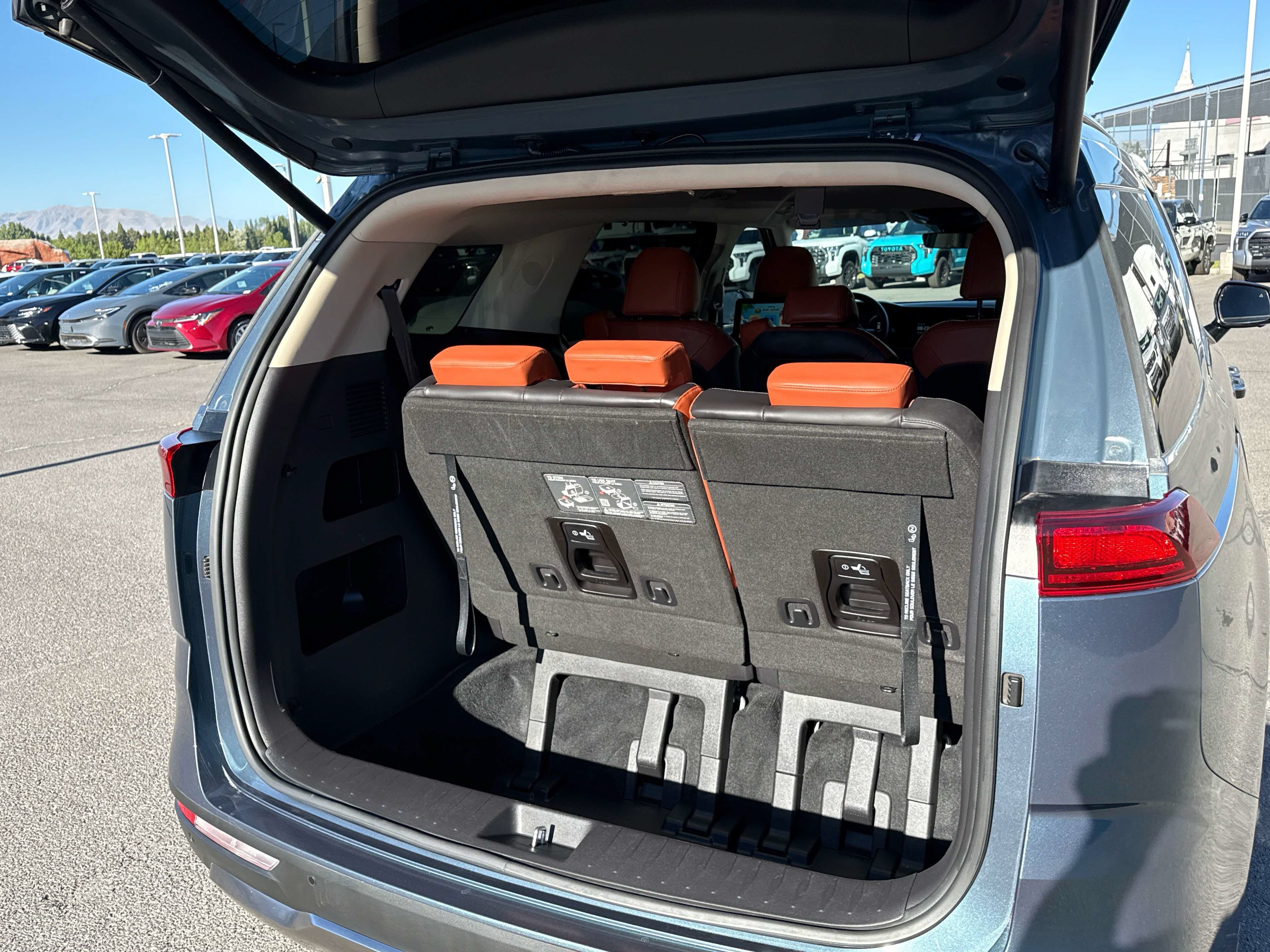 2024 Kia Carnival SX
