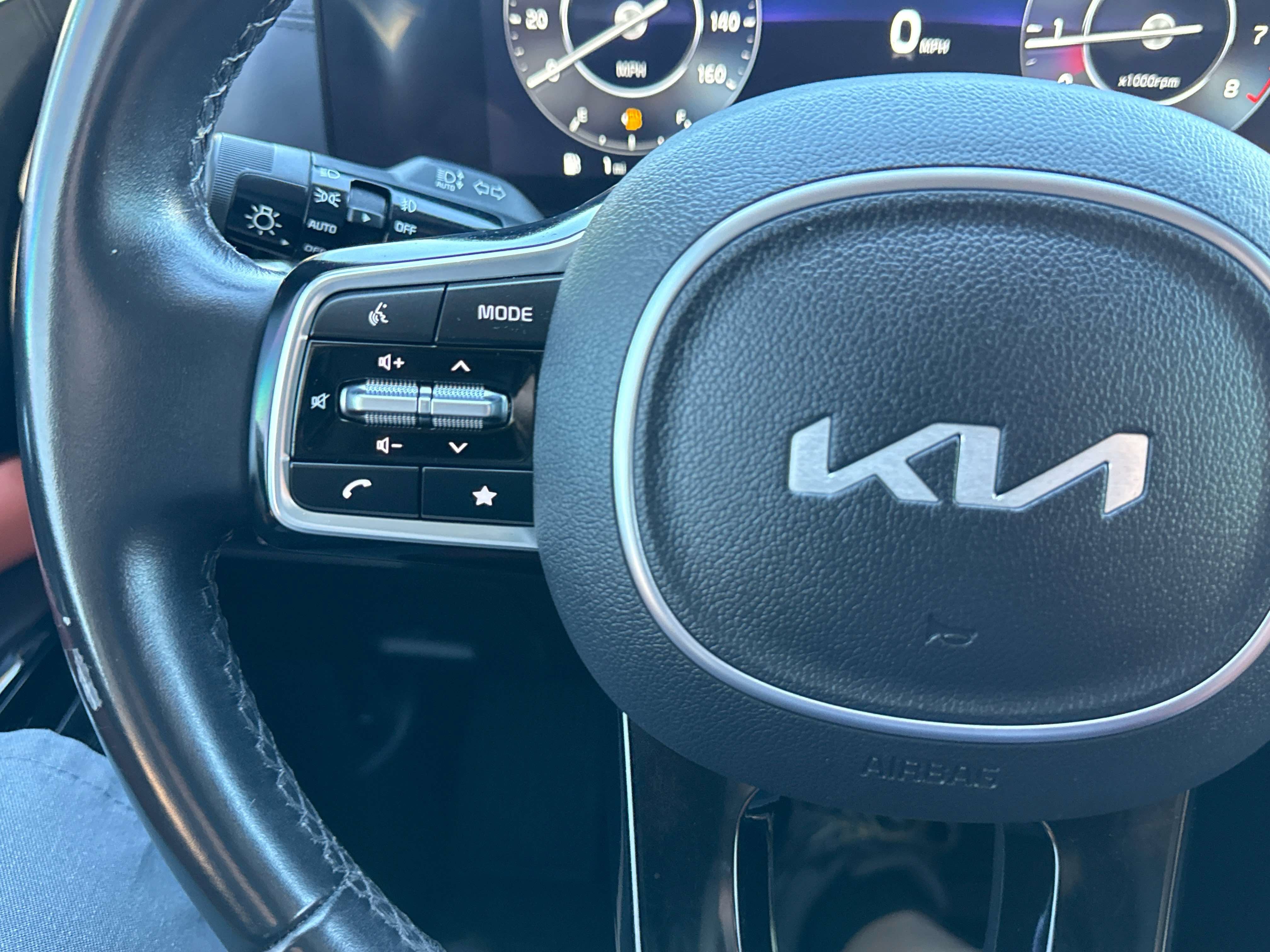 2024 Kia Carnival SX