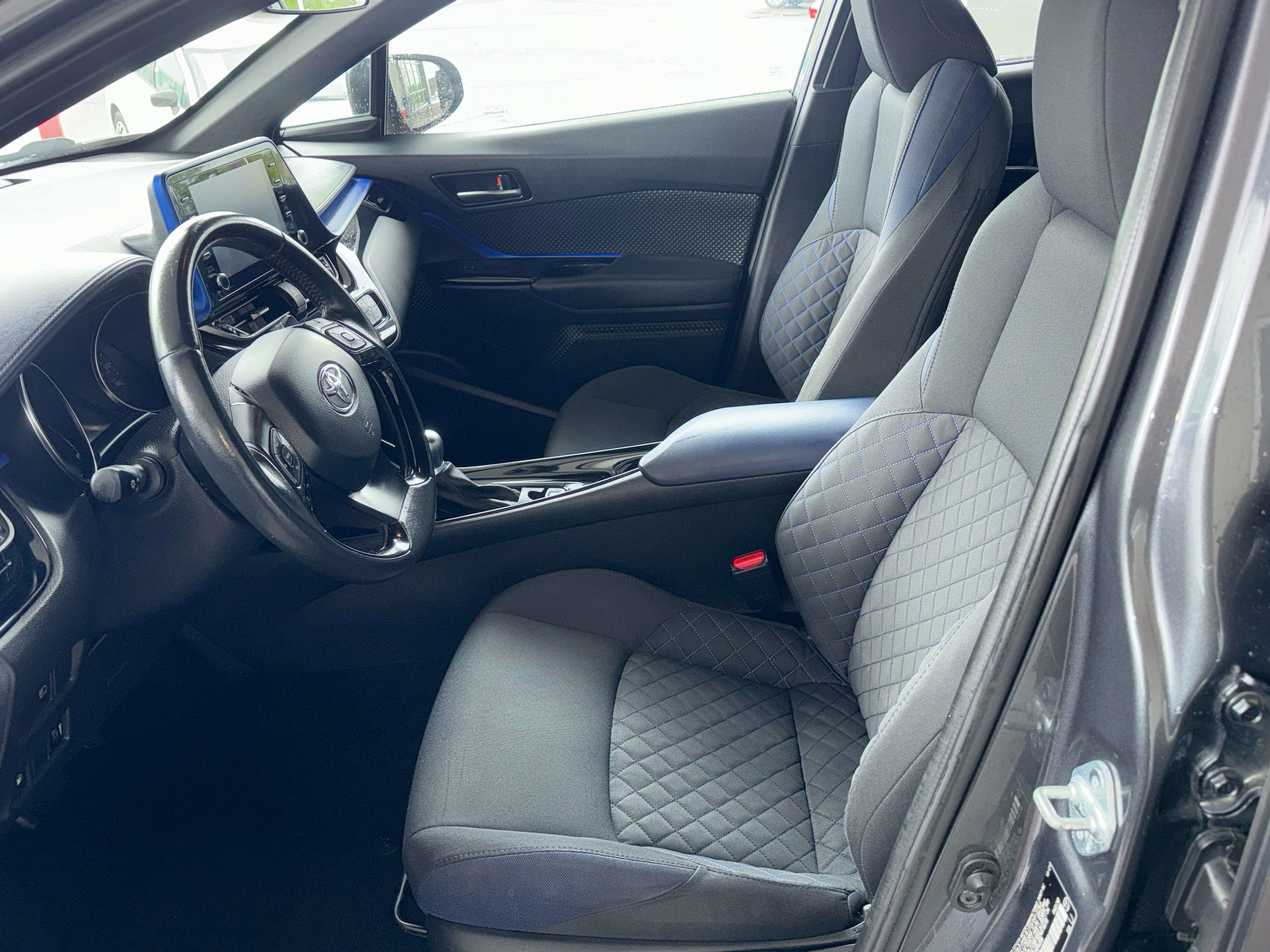 2022 Toyota C-HR XLE