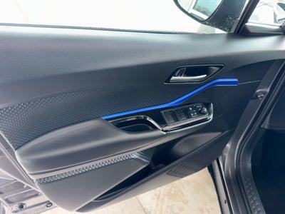 2022 Toyota C-HR XLE