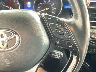 2022 Toyota C-HR XLE