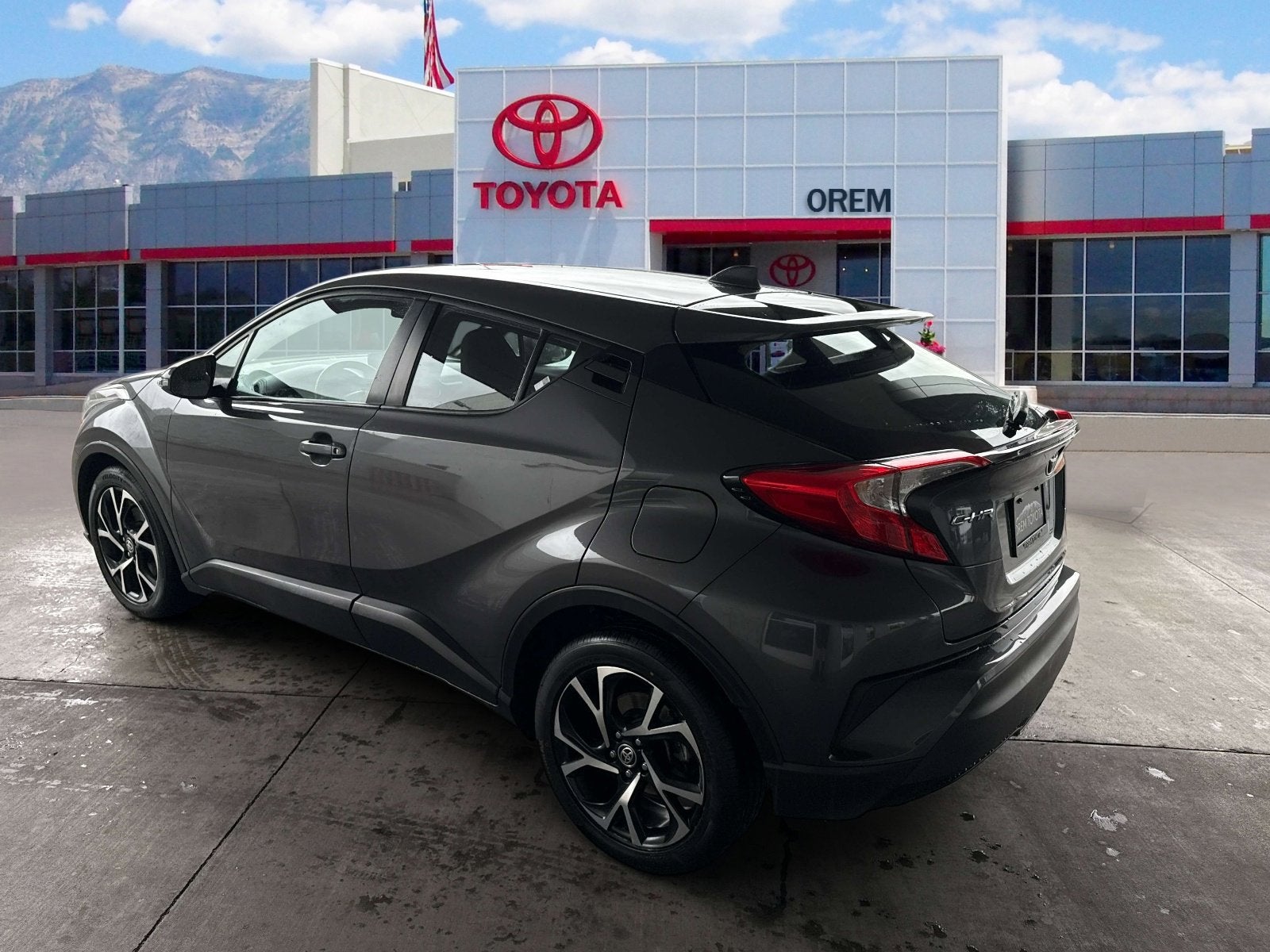 2022 Toyota C-HR XLE