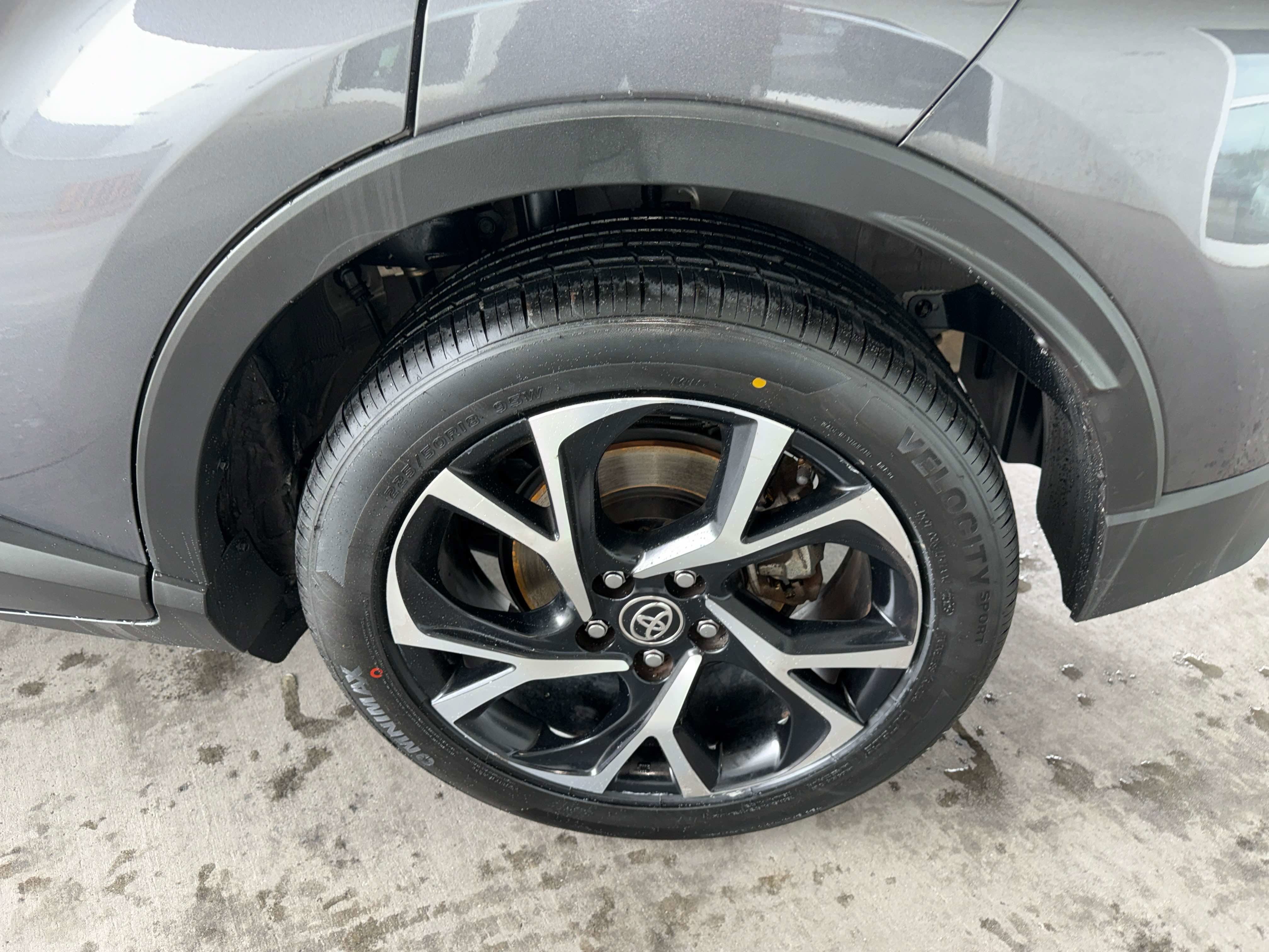 2022 Toyota C-HR XLE
